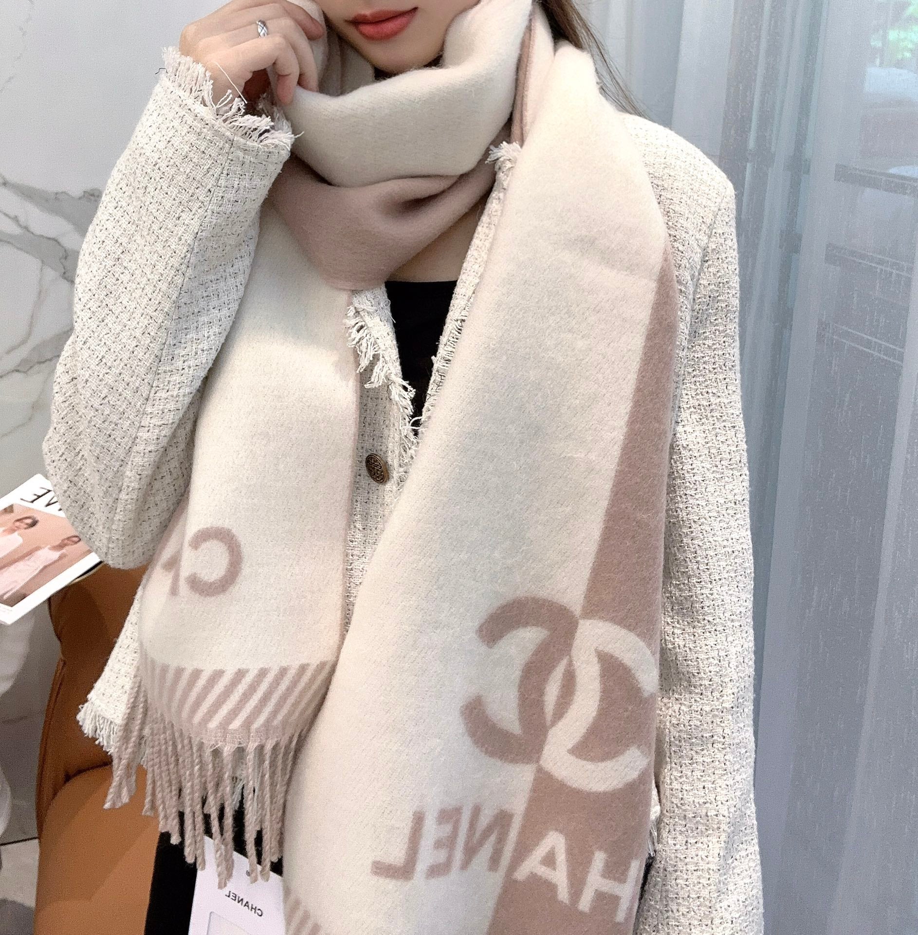 CC Scarf 184 CM In Milky Brown Mix White Wool Jacquard 424859