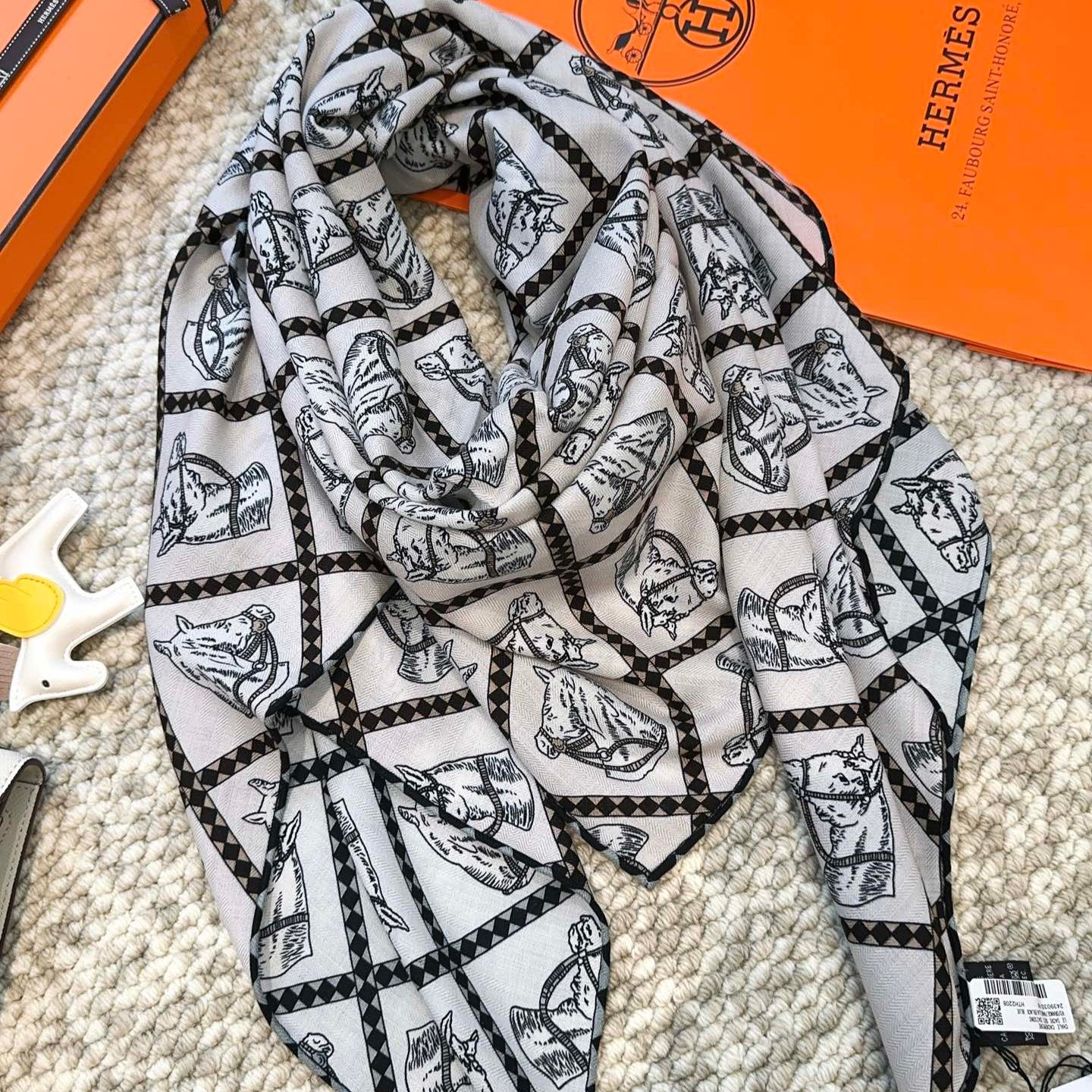 Scarf 140 CM White Black Silk