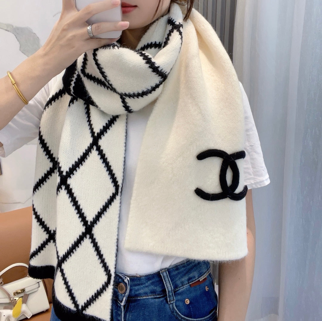 CC Scarf 180 CM In White Mix Black Cashmere And Fleece Wool Mix Mulberry Silk 413700