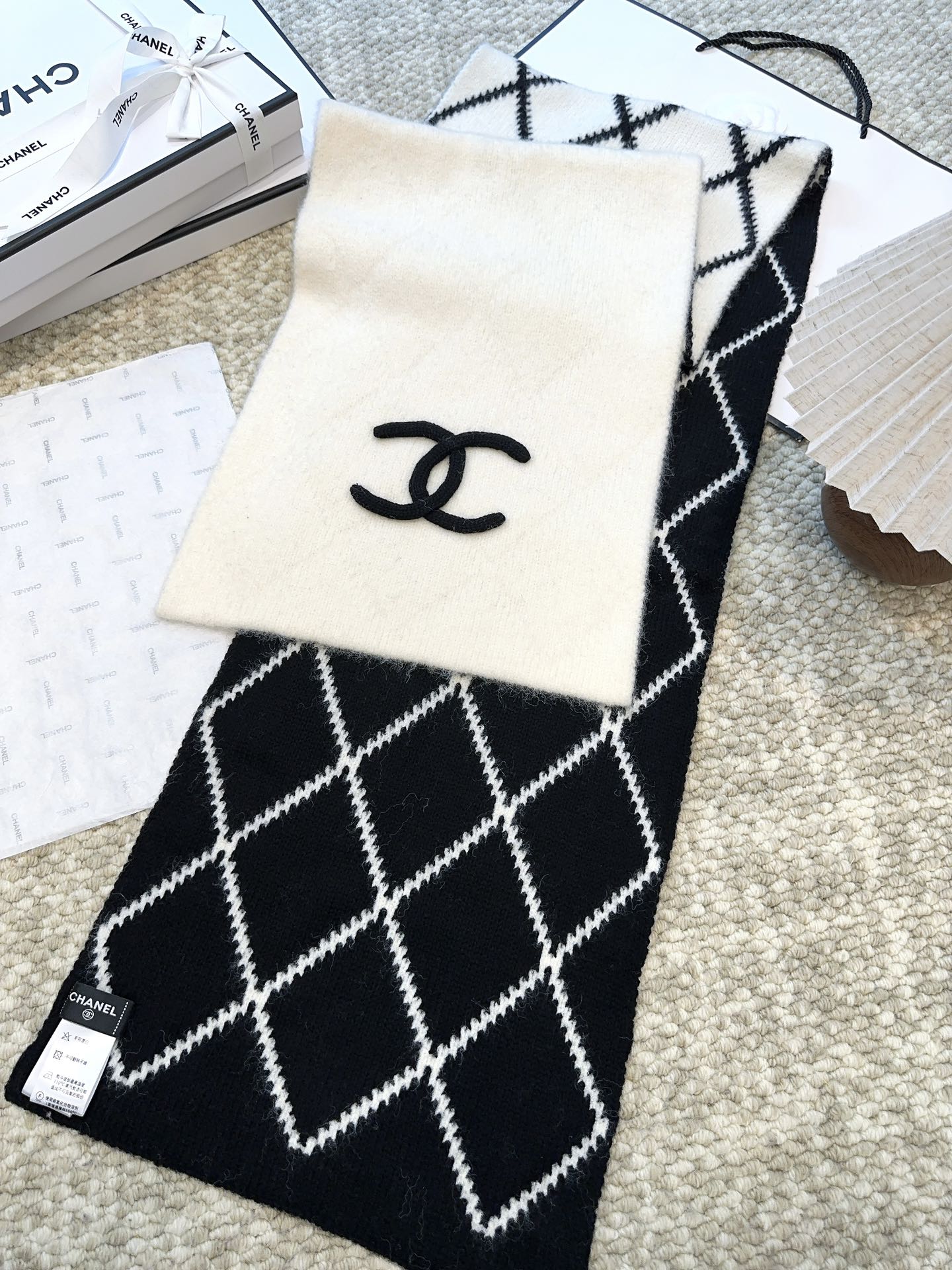 CC Scarf 180 CM In White Mix Black Cashmere And Fleece Wool Mix Mulberry Silk 413700