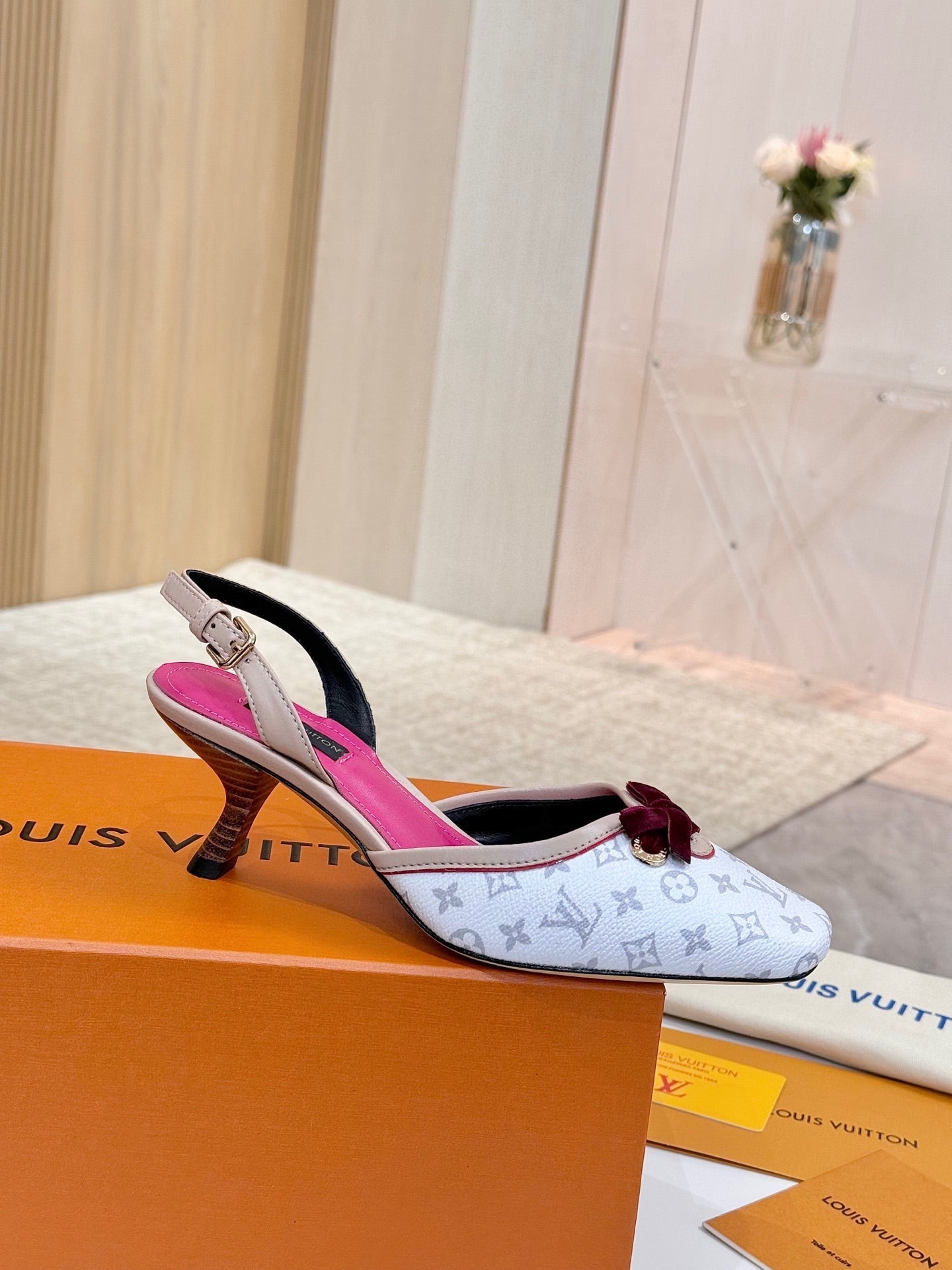 LV 26ss Slingback 60 White Pink Gray Cowhide 664899
