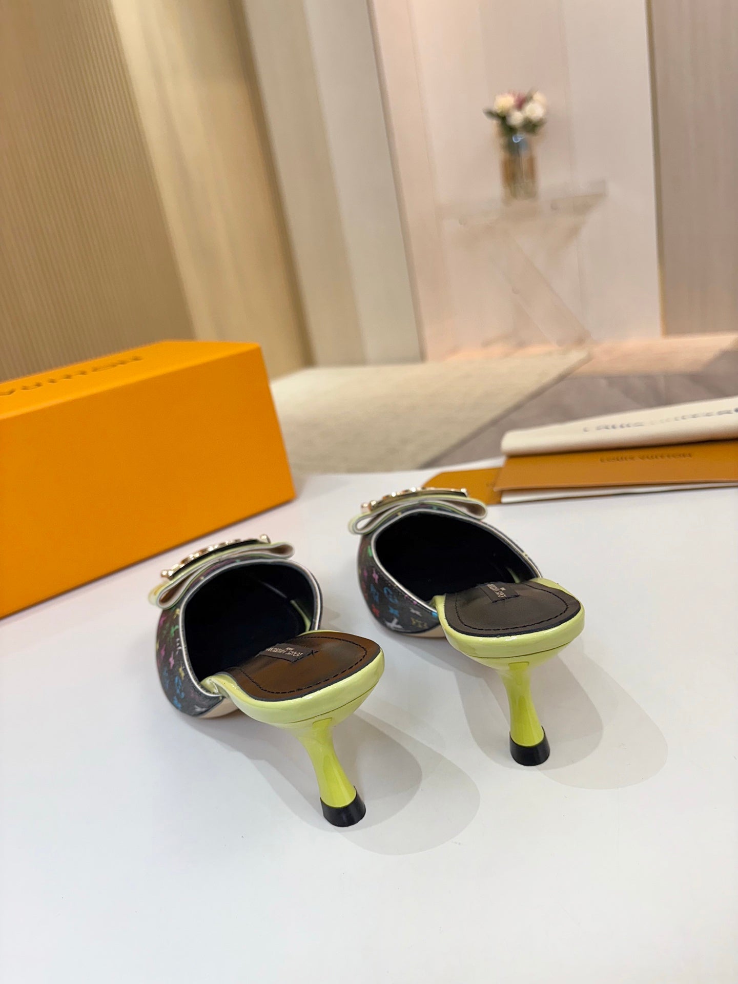 LV 26ss High-Heeled Mules 60 Black Lemon Yellow Multicolor Cowhide 664880