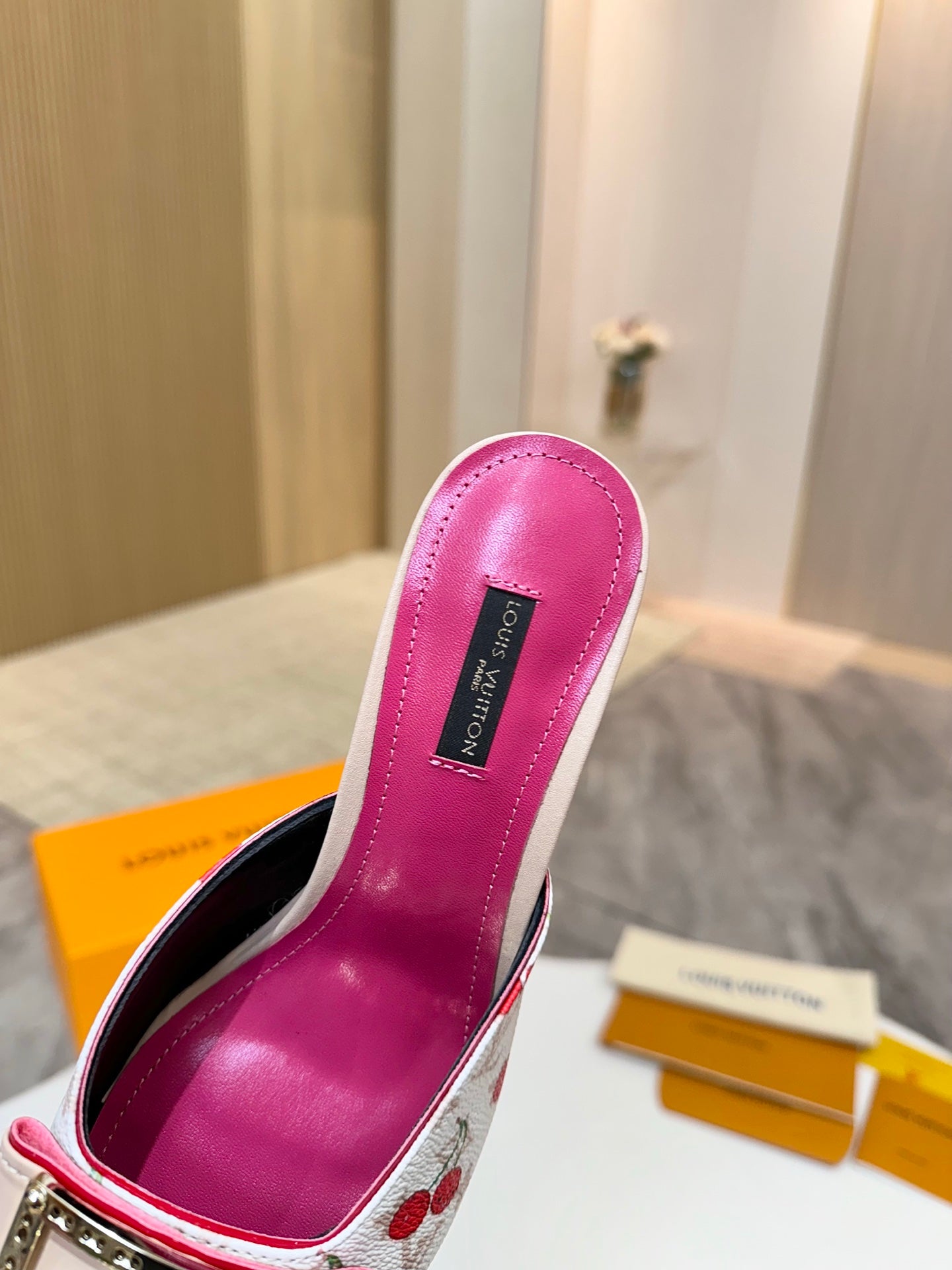 LV 26ss High-Heeled Mules 60 White Pink Cherry Monogram Cowhide 664887