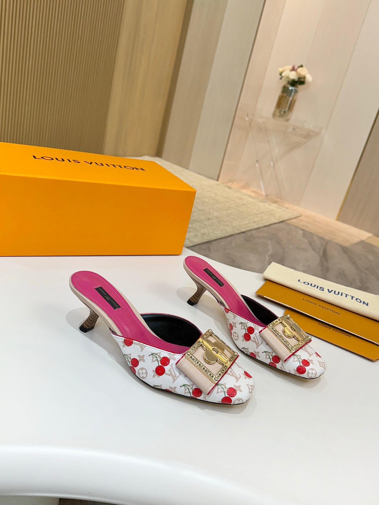 LV 26ss High-Heeled Mules 60 White Pink Cherry Monogram Cowhide 664887