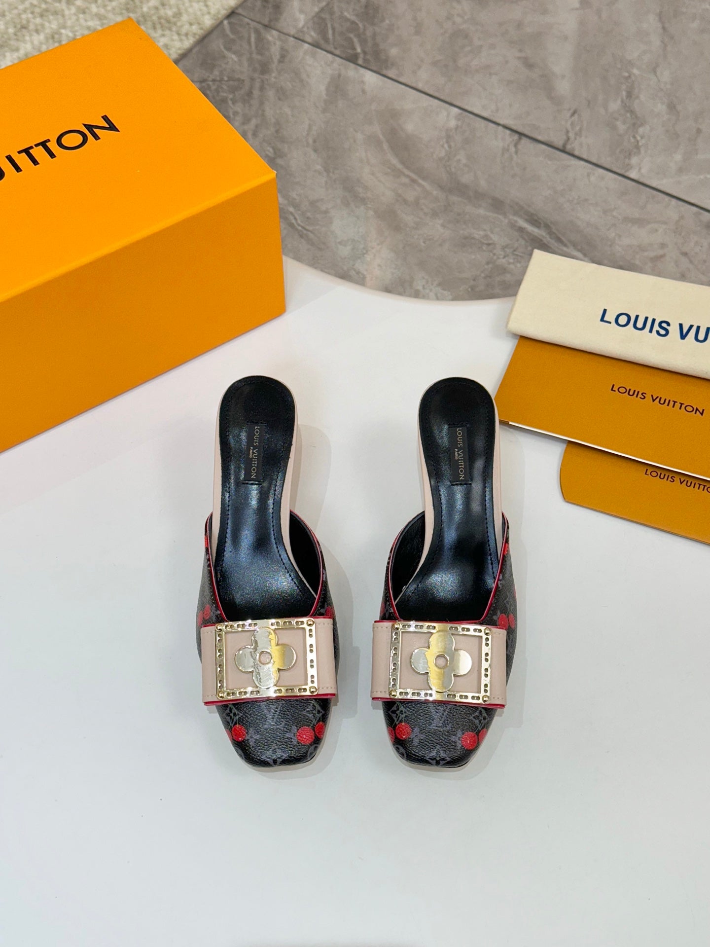 LV 26ss High-Heeled Mules 60 Black Cherry Monogram Cowhide 664890
