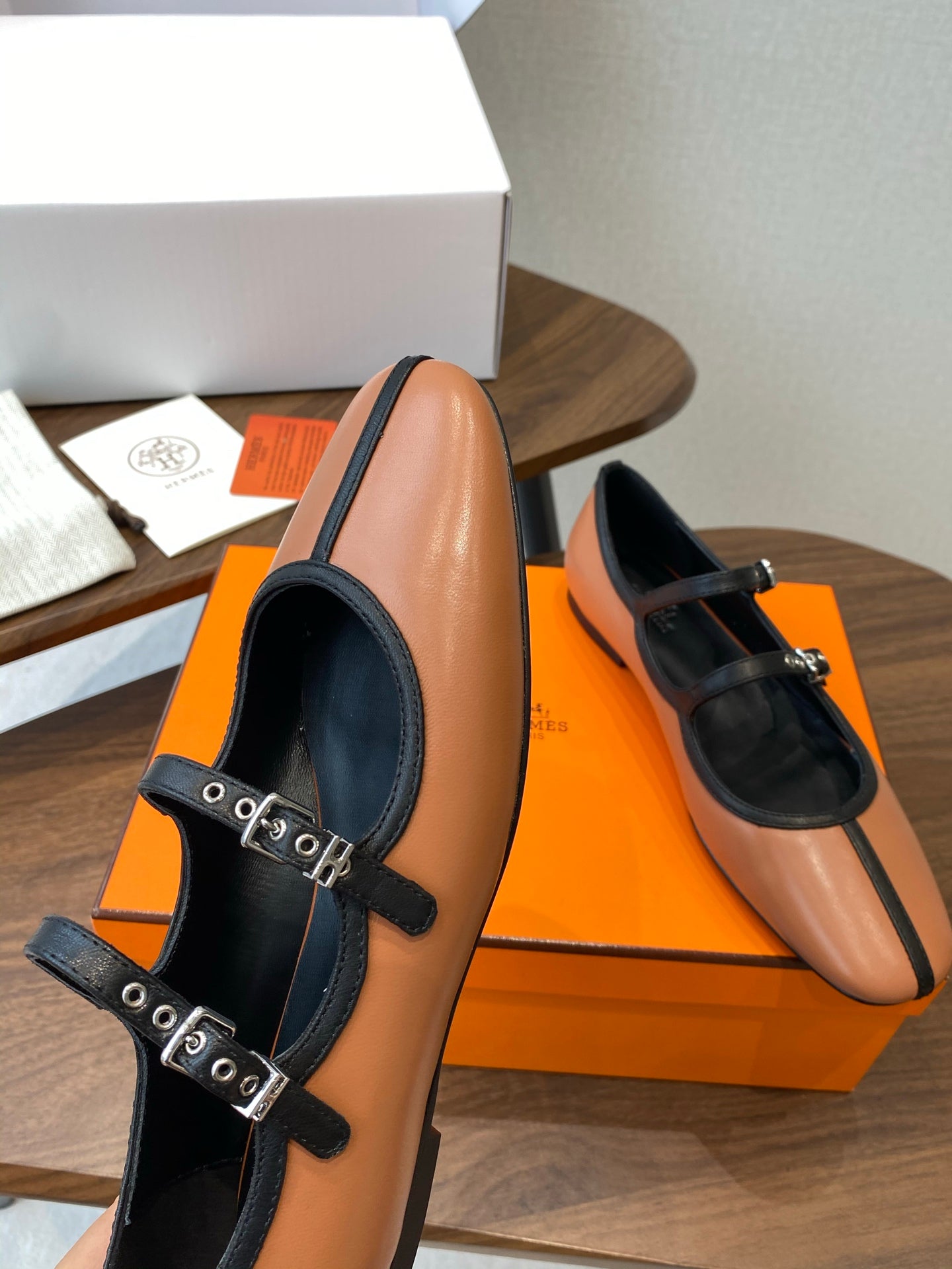 HM  25s Mary Jane Double Strap Camel Black Calfskin 422564