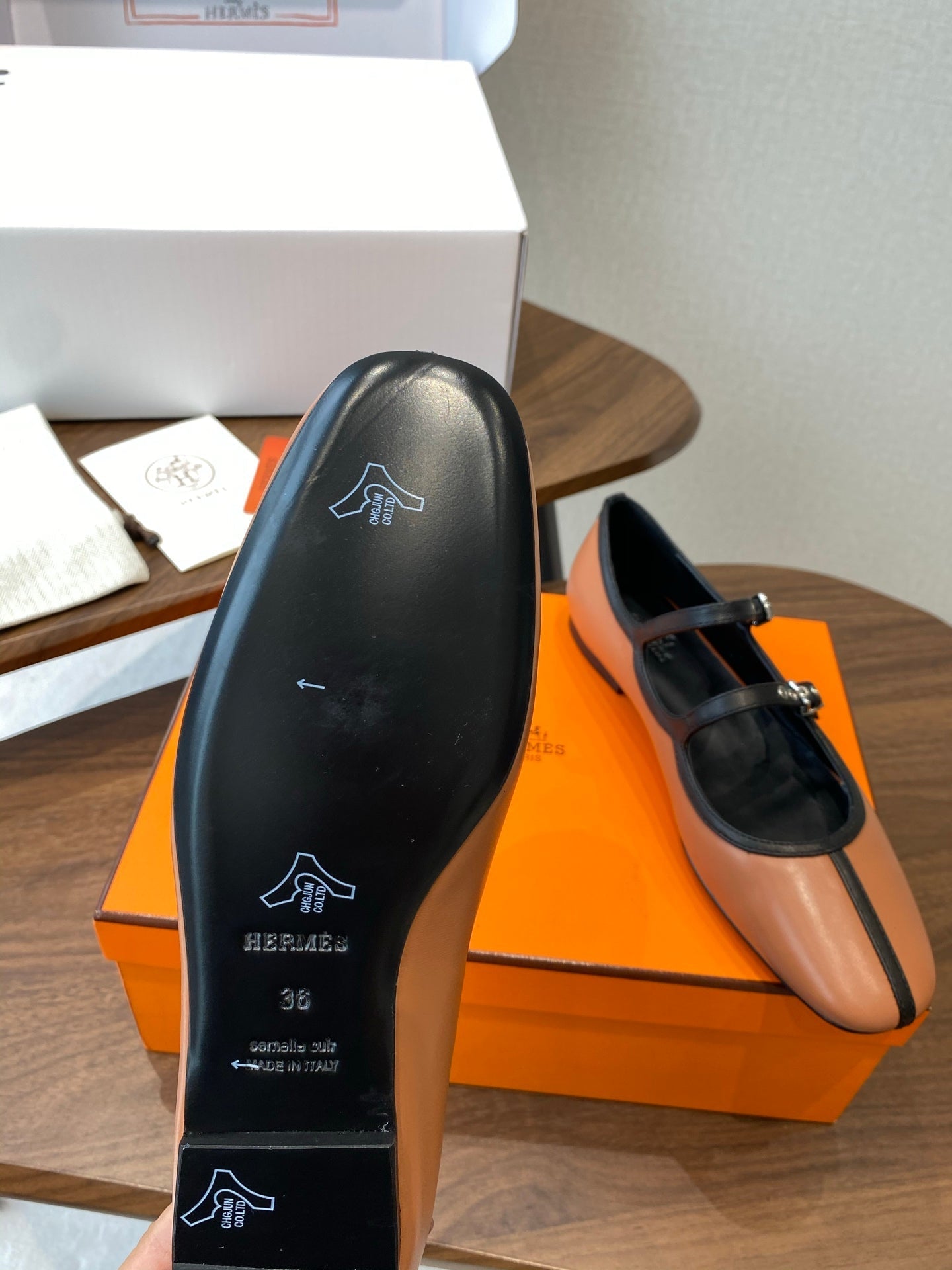 HM  25s Mary Jane Double Strap Camel Black Calfskin 422564
