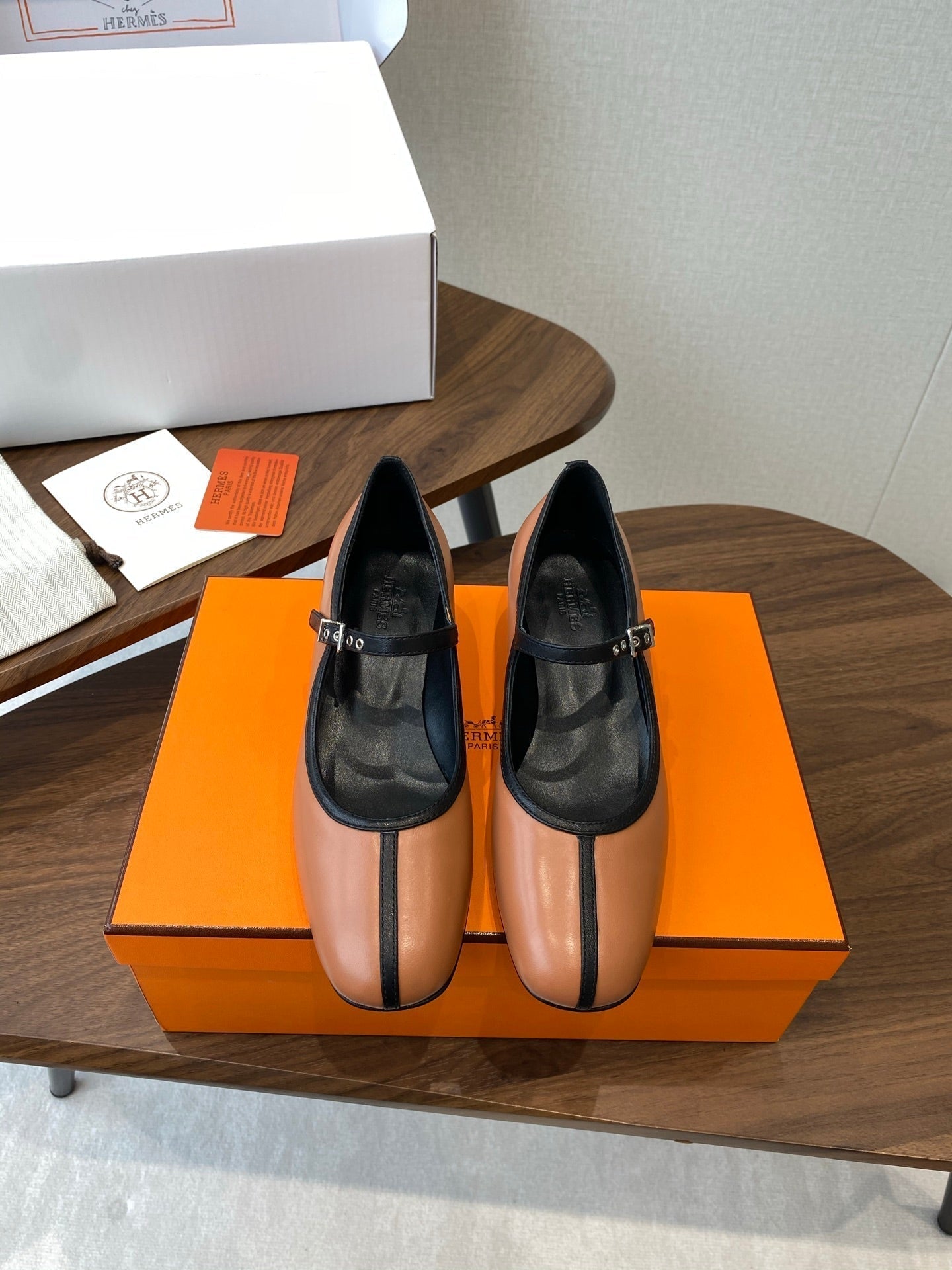 HM  25s Mary Jane 40mm Camel Black  Calfskin 422569