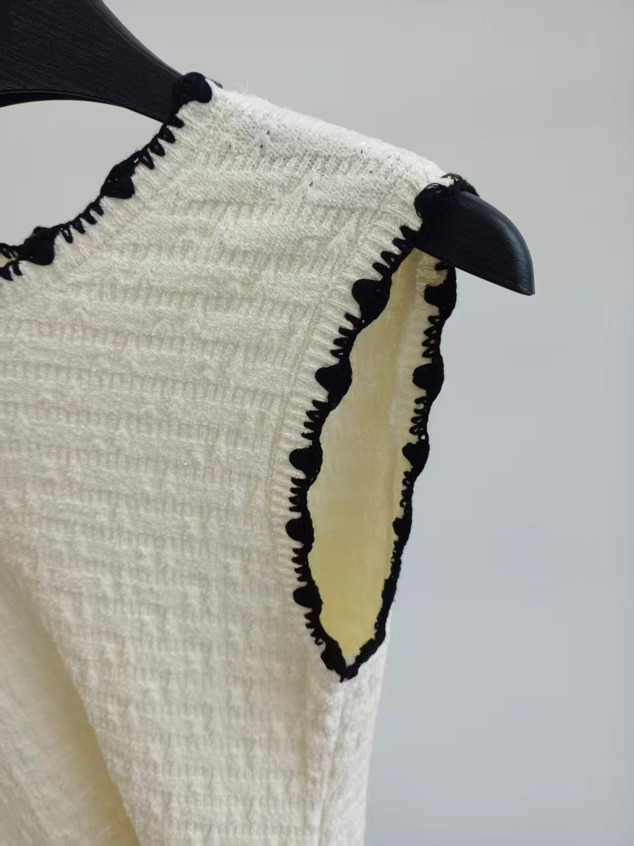 Chanel 2026 Cream Block Lace Hand-Croche Lace Knit Vest Dress 408799