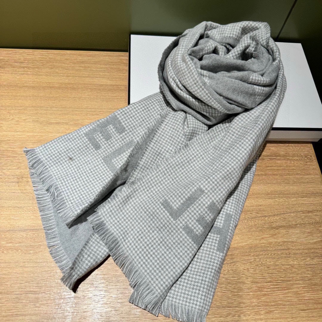 CC Scarf 185 CM In Grey Caro Cashmere 422860
