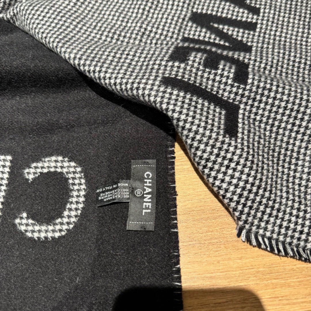 CC Scarf 185 CM In Black Mix Grey Serrated Shape Cashmere 422861