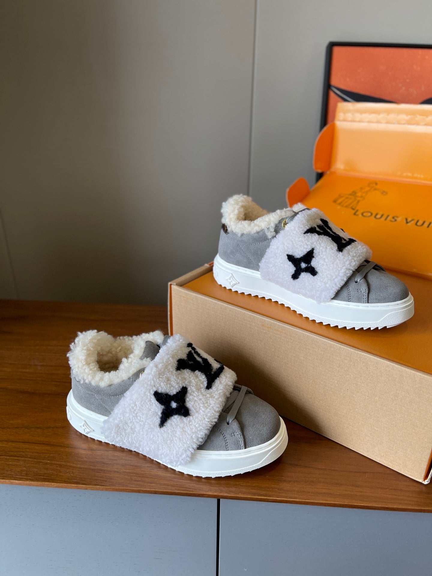 LV 26s Platform Sneakers Gray White Suede Wool 621159