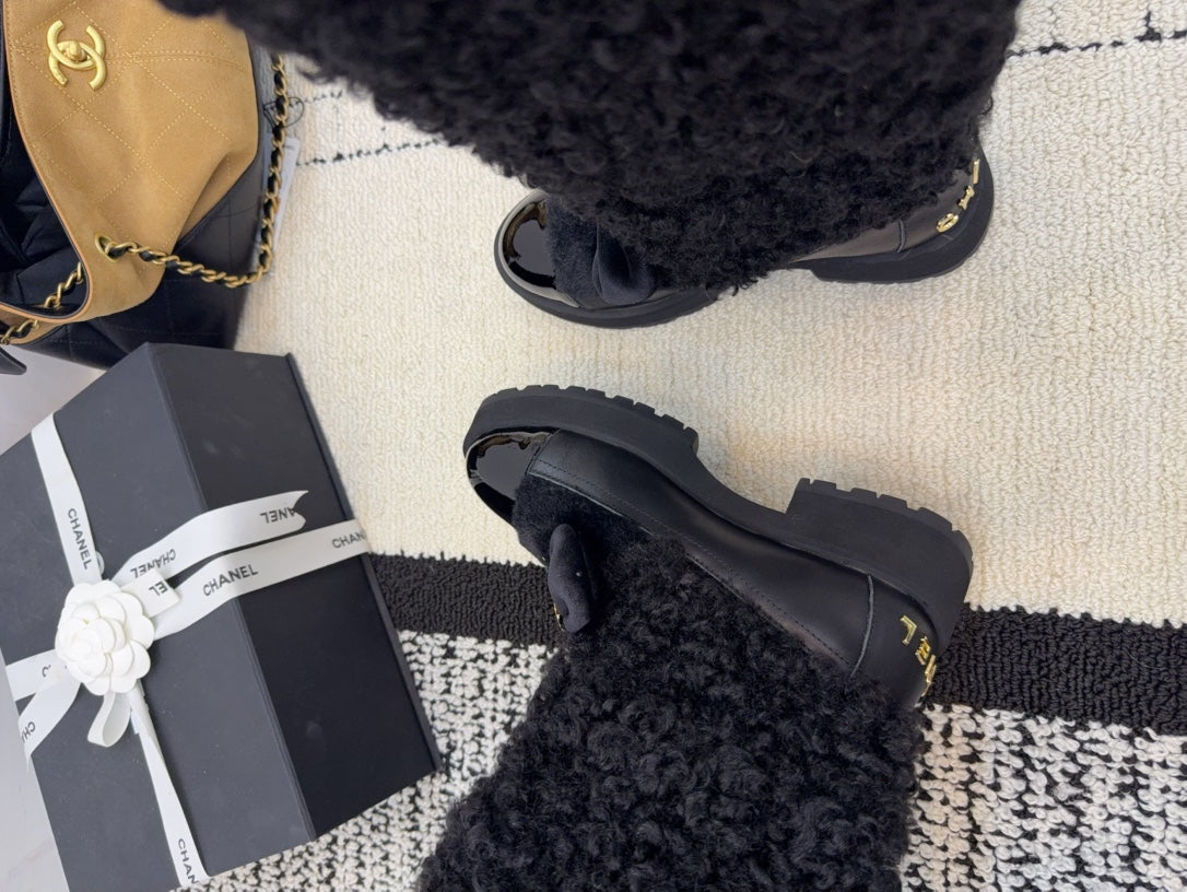 Chanel 25 Shearling Boot Black Wool Leather 537105
