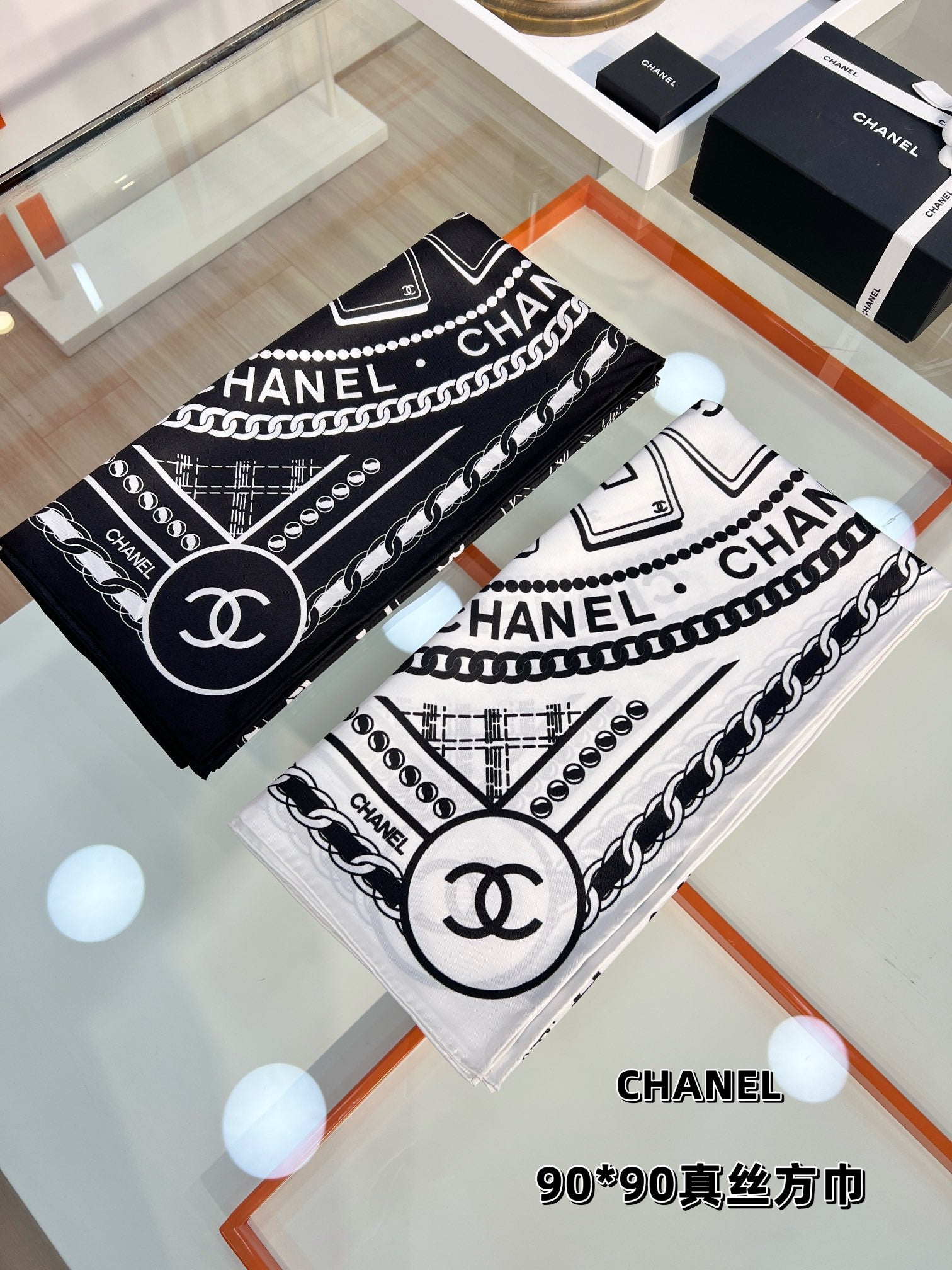 CC Square Scarf 90 CM In White Mix Black Silk  288727