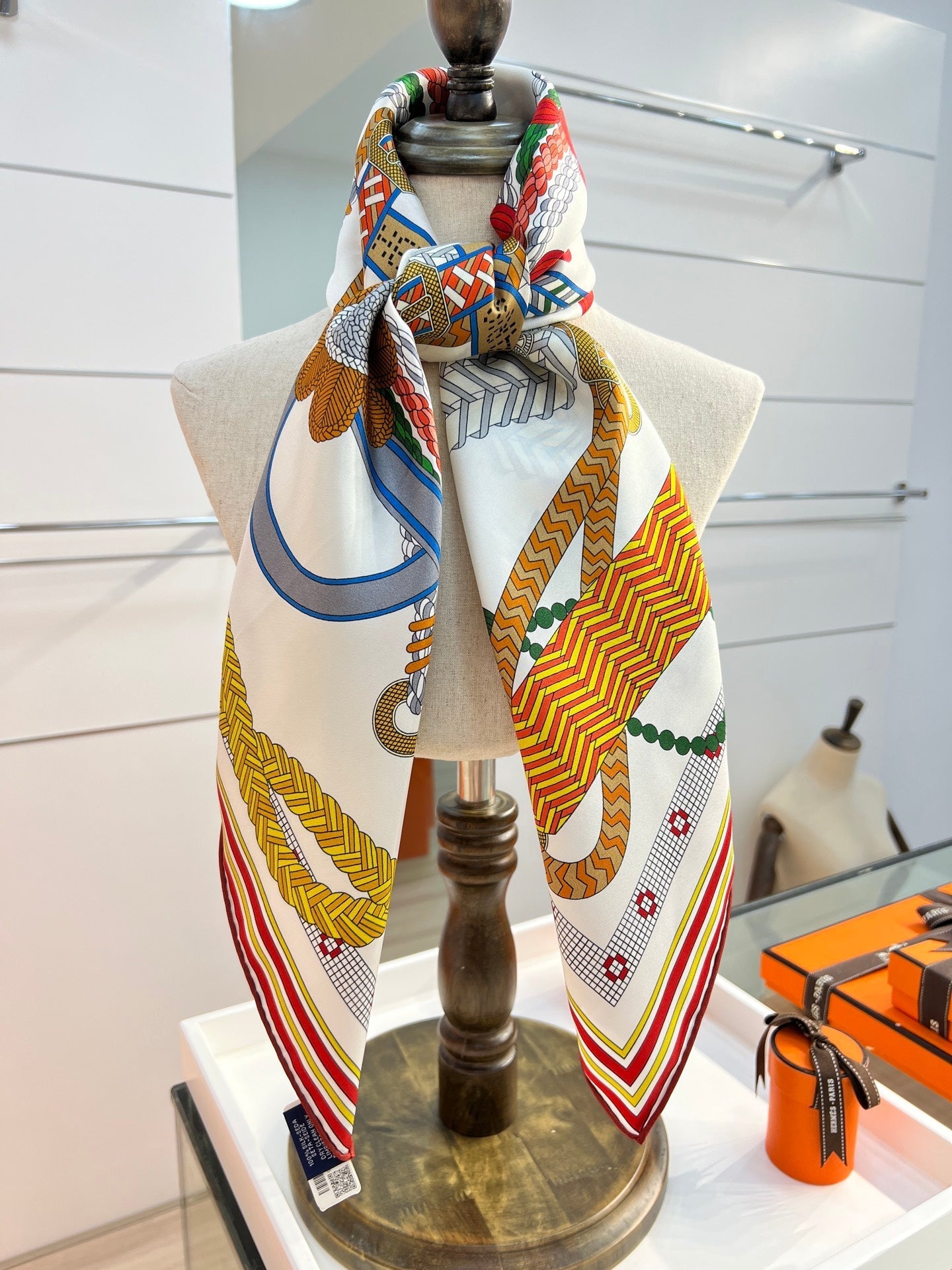 HM 26s Knitting Scarf 90 White Orange Colorful Mulberry Silk 148056