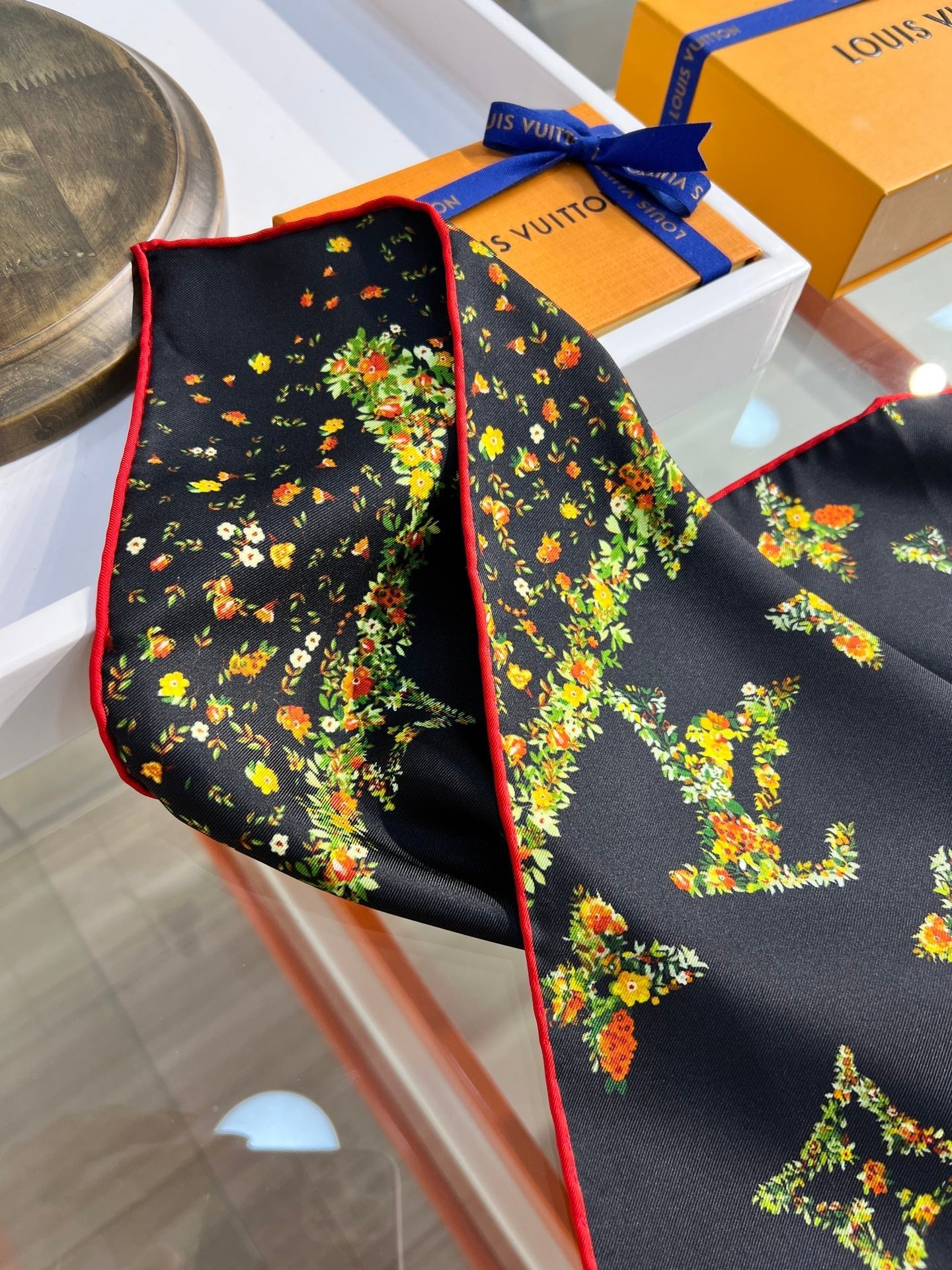 LV Double Sided Scarf 90 Black Yellow Mulberry Silk 168828