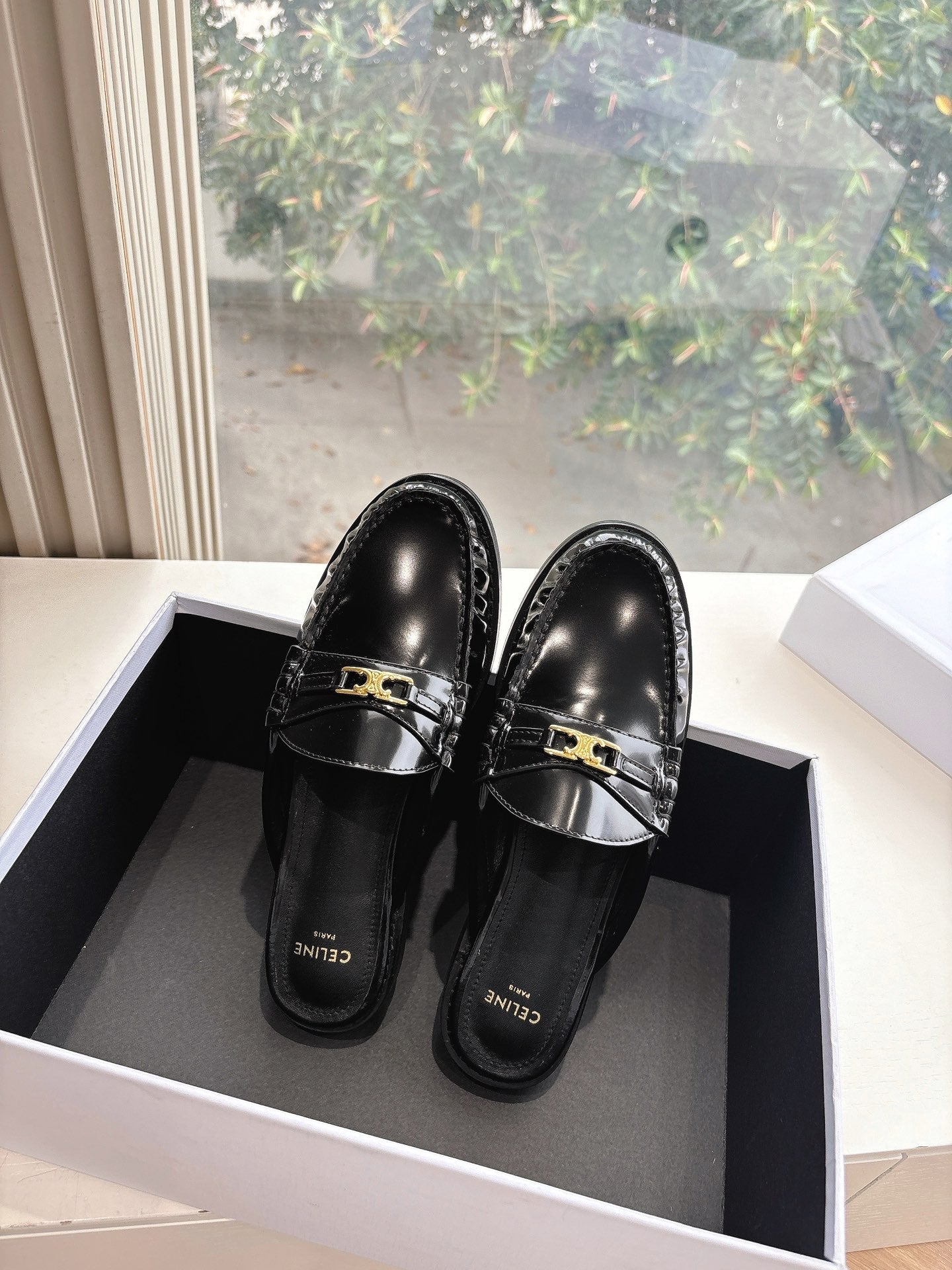 CELINE  Slippers Black Leather 285954