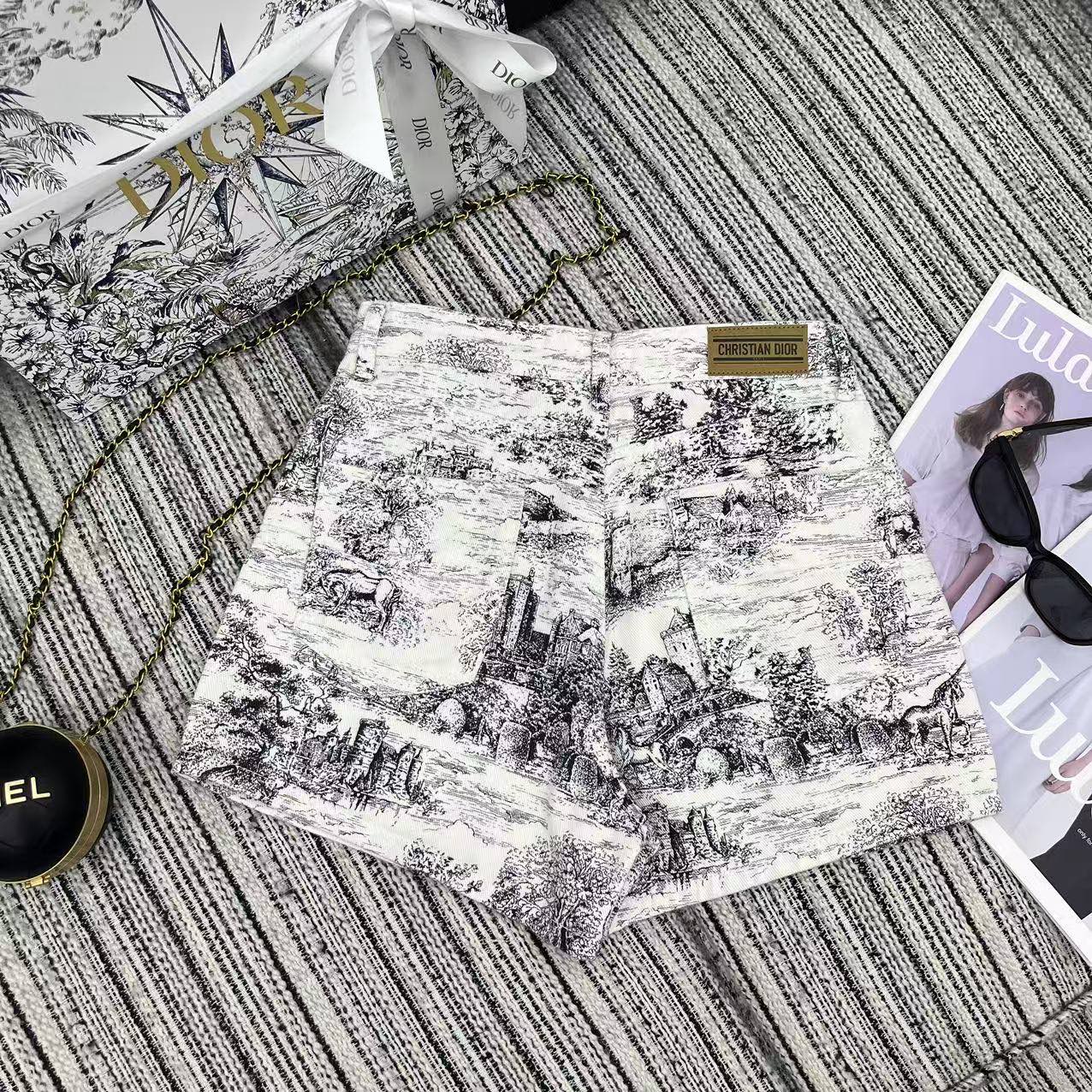 Dior 25C Short  Toile de Jouy Scotland Pattern  228386