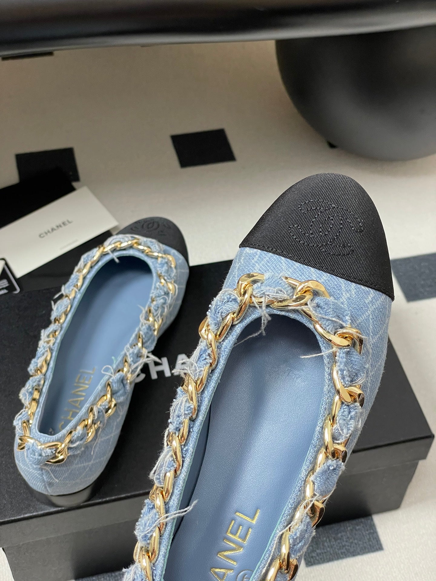 Chanel 25A Ballet Flats Big Chain Double C Blue Denim Sheepskin 393817