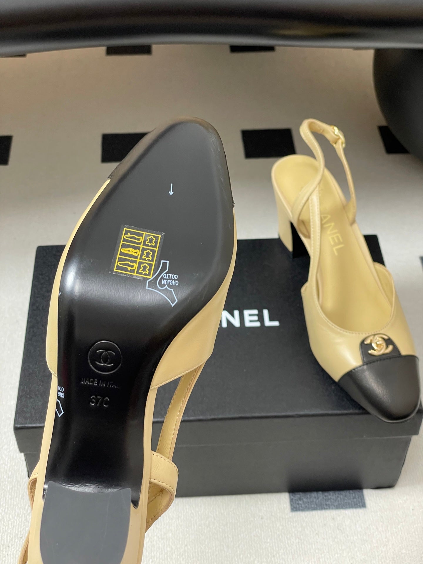 Chanel 25 Slingback 50mm Beige Black Lambskin 473216