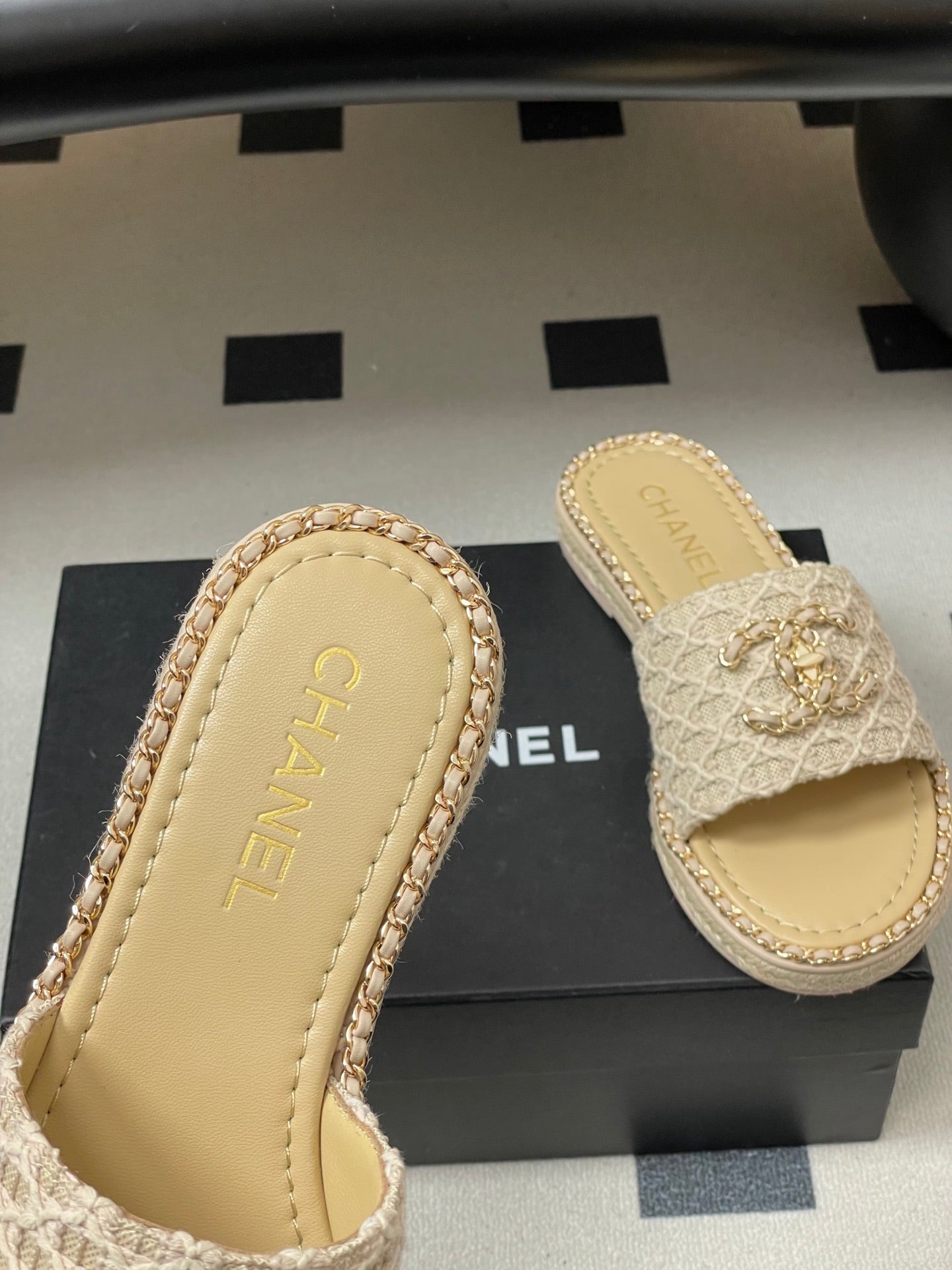CC 26s Flat Slippers Beige Gold Fabric Sheepskin 649484