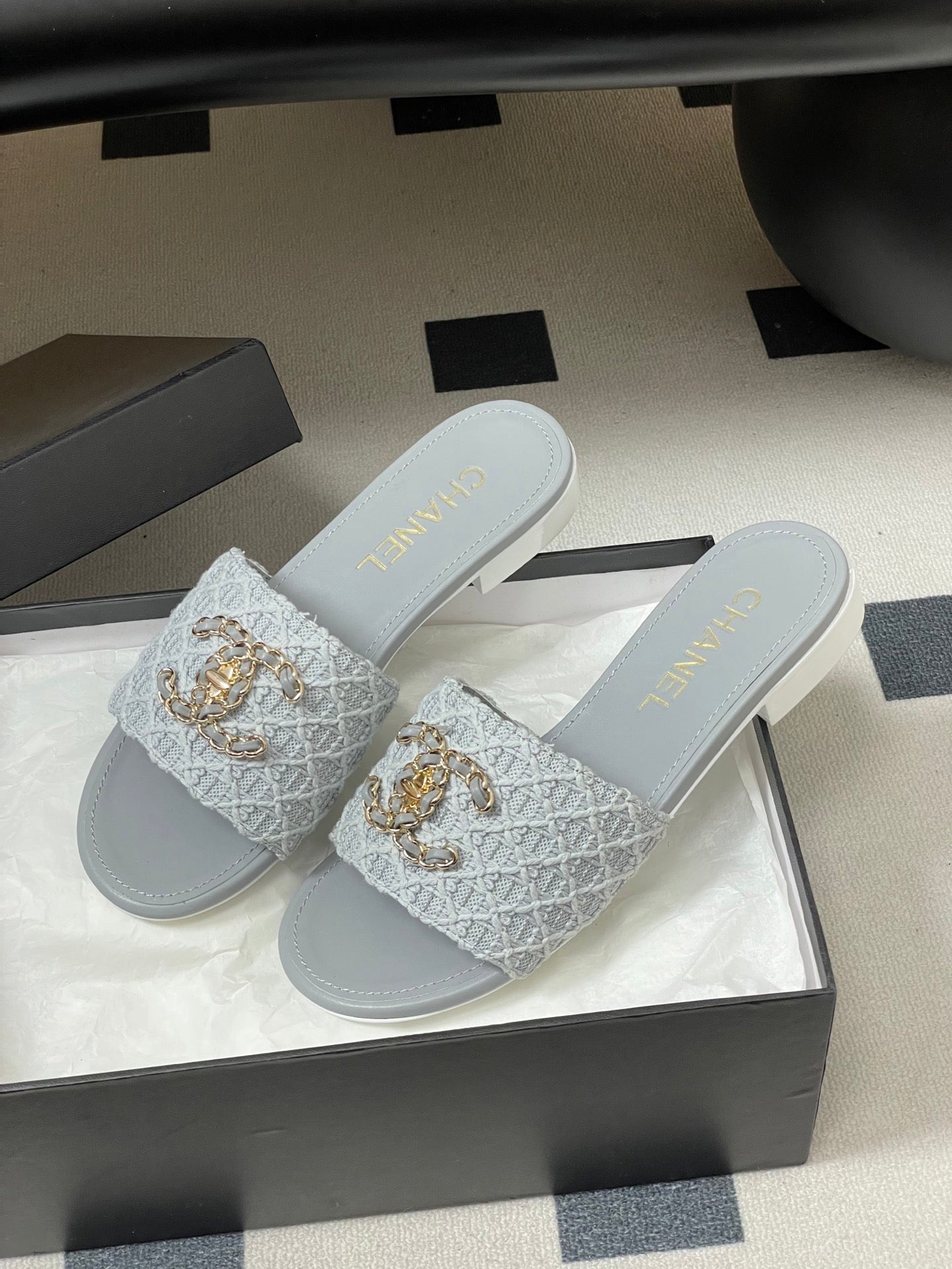 CC 26s Flat Slippers Gray Fabric Sheepskin 649489