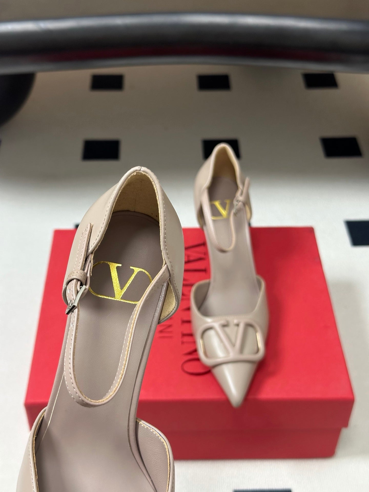 Valentino 2026 Garavani VLogo Signature D'Orsay 80mm Patent Leather Pumps 885969