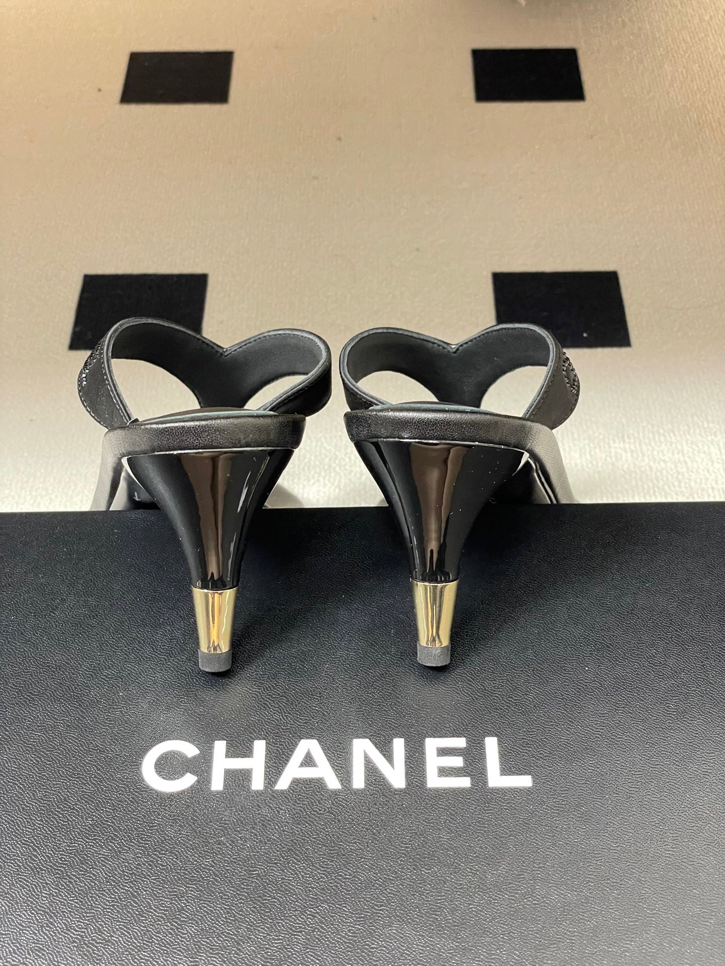Chanel 2026 High-Heeled Flip-Flops Leather Sheepskin 834697