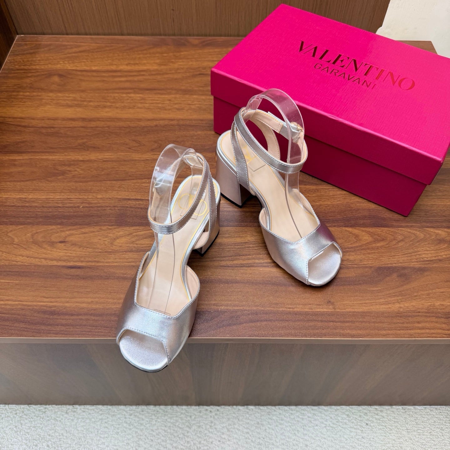 Valentino 2026 VLogo Signature Metallic Leather Block Heel 80mm Sandals Grained Leather 871027