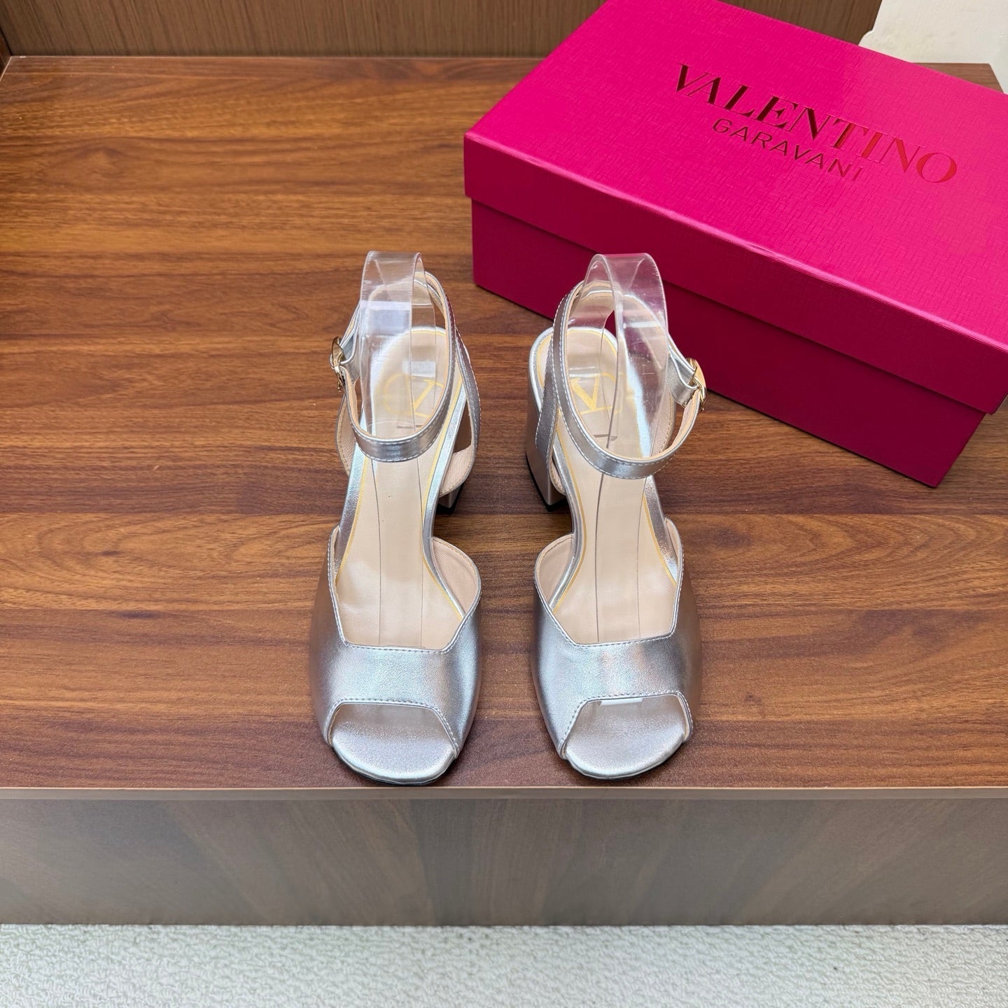 Valentino 2026 VLogo Signature Metallic Leather Block Heel 80mm Sandals Grained Leather 871027