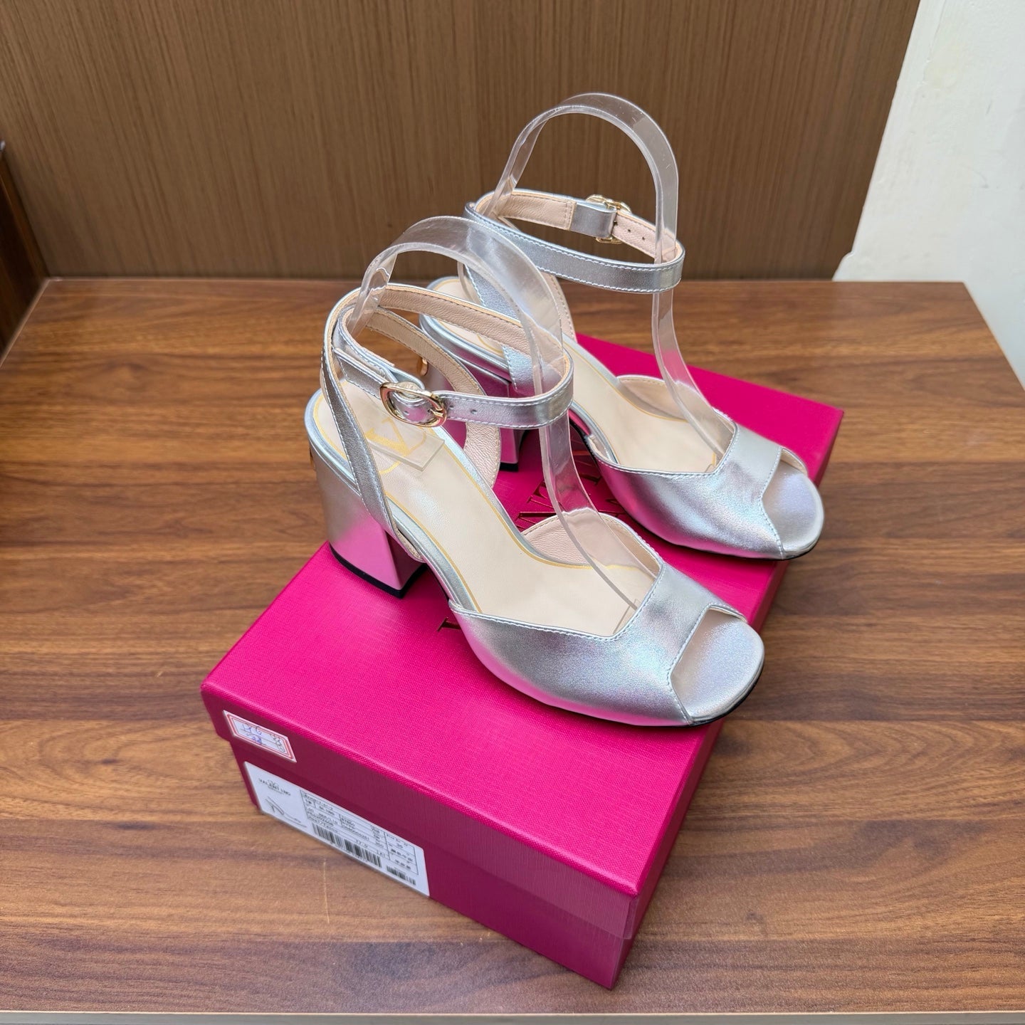 Valentino 2026 VLogo Signature Metallic Leather Block Heel 80mm Sandals Grained Leather 871027