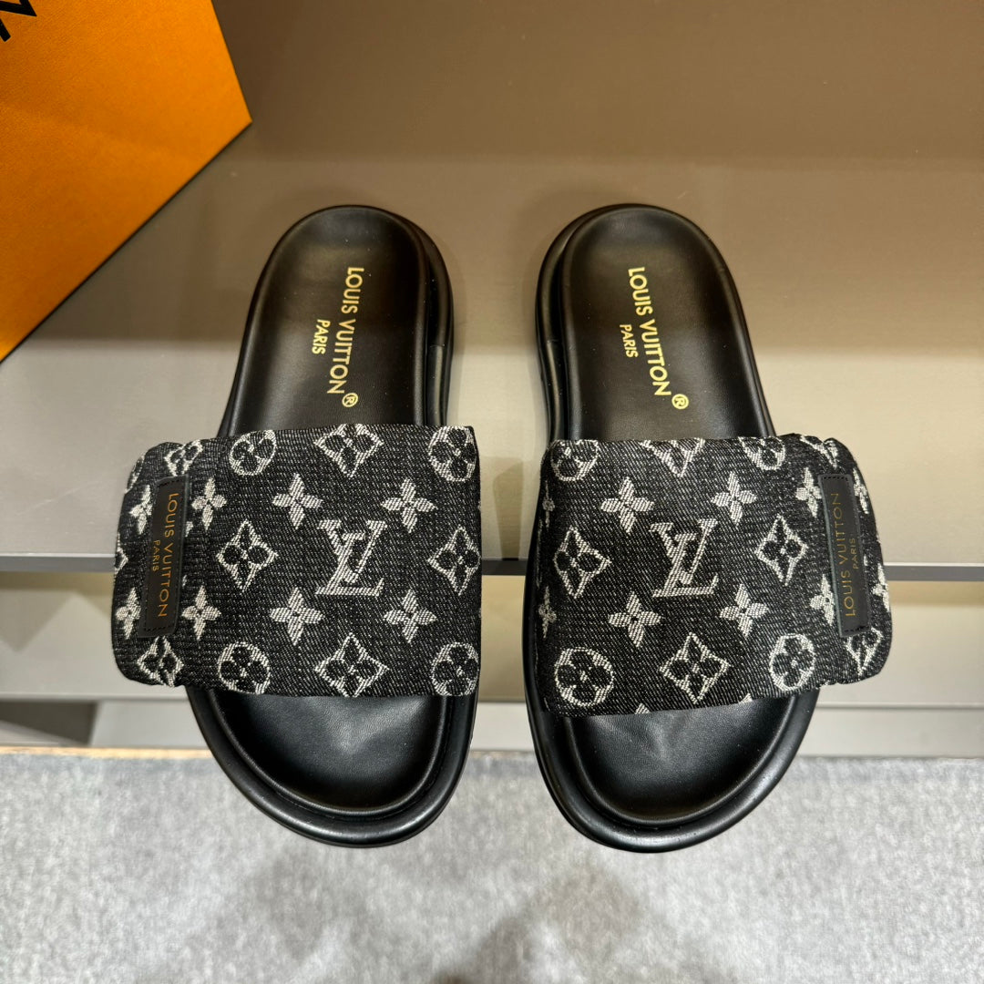 LV VELCRO SLIPPERS IN BLACK MONOGRAM JACQUARD