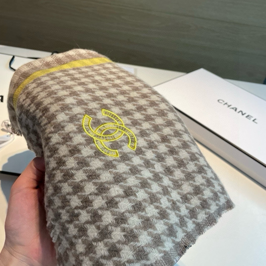 CC Scarf 190 CM In Brown White Mix Yellow Serrated Shape Cashmere 387911