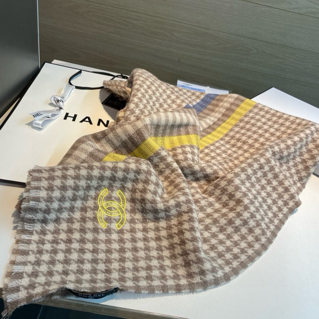 CC Scarf 190 CM In Brown White Mix Yellow Serrated Shape Cashmere 387911