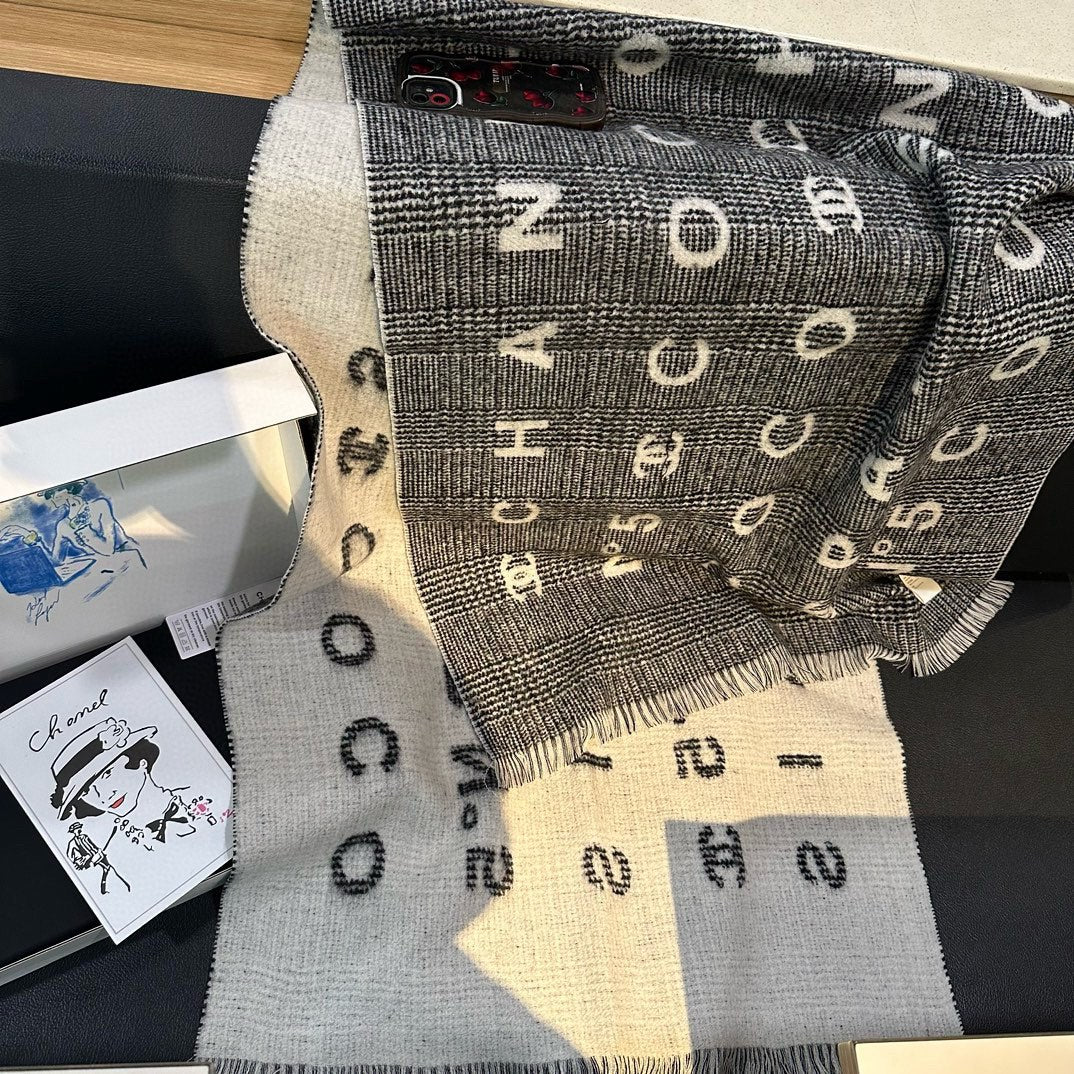 CC Scarf 194.4 CM In White Mix Black Cashmere 421437