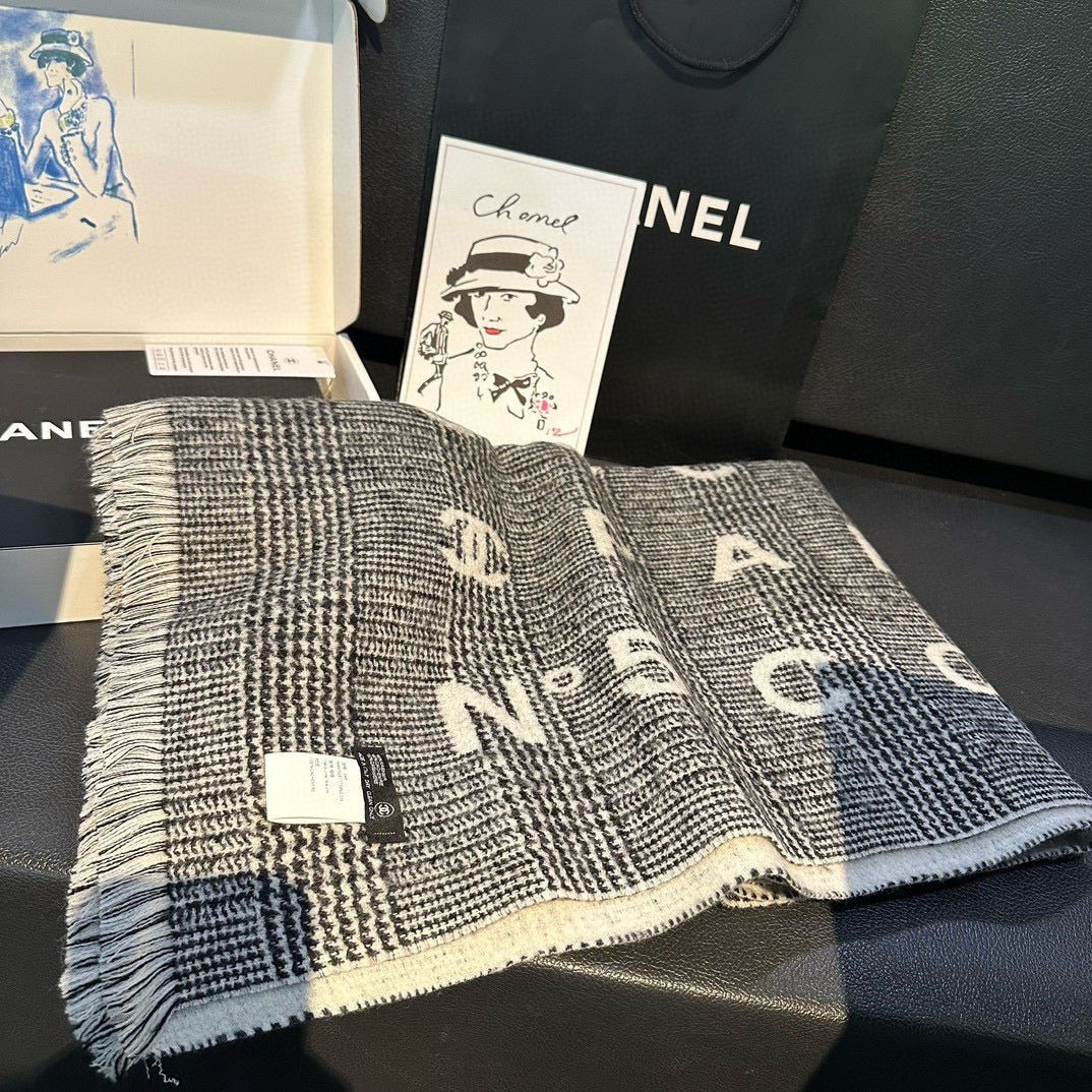 CC Scarf 194.4 CM In White Mix Black Cashmere 421437