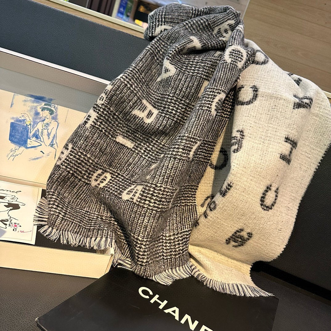 CC Scarf 194.4 CM In White Mix Black Cashmere 421437