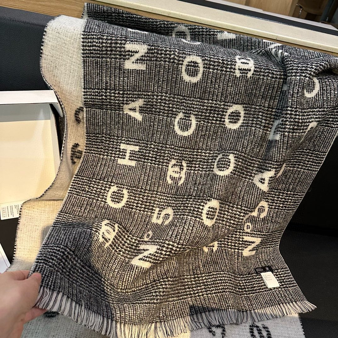 CC Scarf 194.4 CM In White Mix Black Cashmere 421437