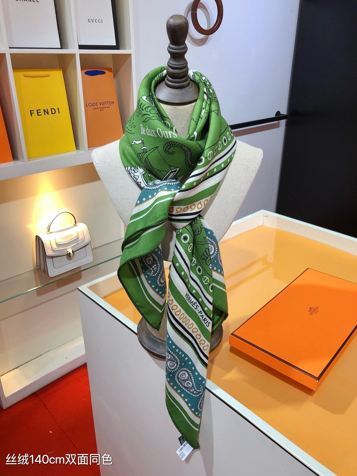 HM 26ss Amazon  Scarf 90 Green Colorful Twill Silk 126340