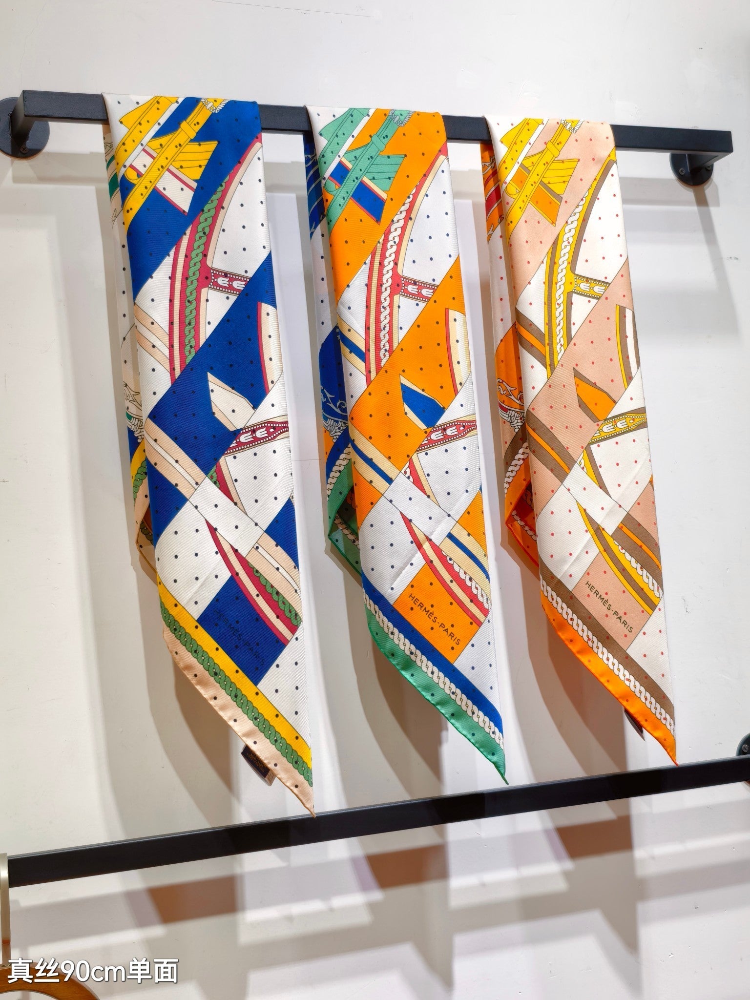HM 26ss Amazon  Scarf 90 White Orange Blue Colorful Twill Silk 130271