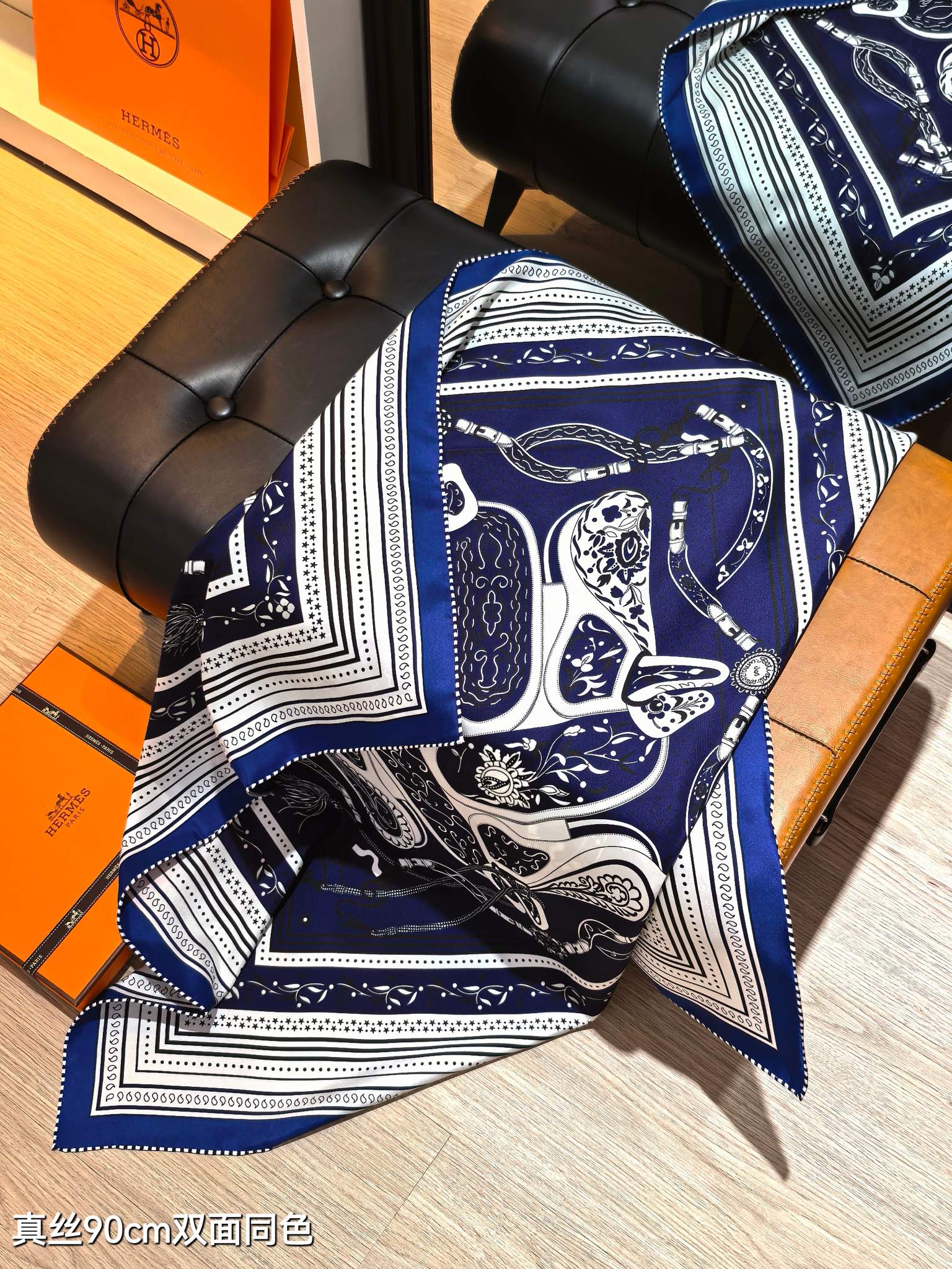 HM 26ss Amazon  Scarf 90 Dark Blue White Twill Silk 132411