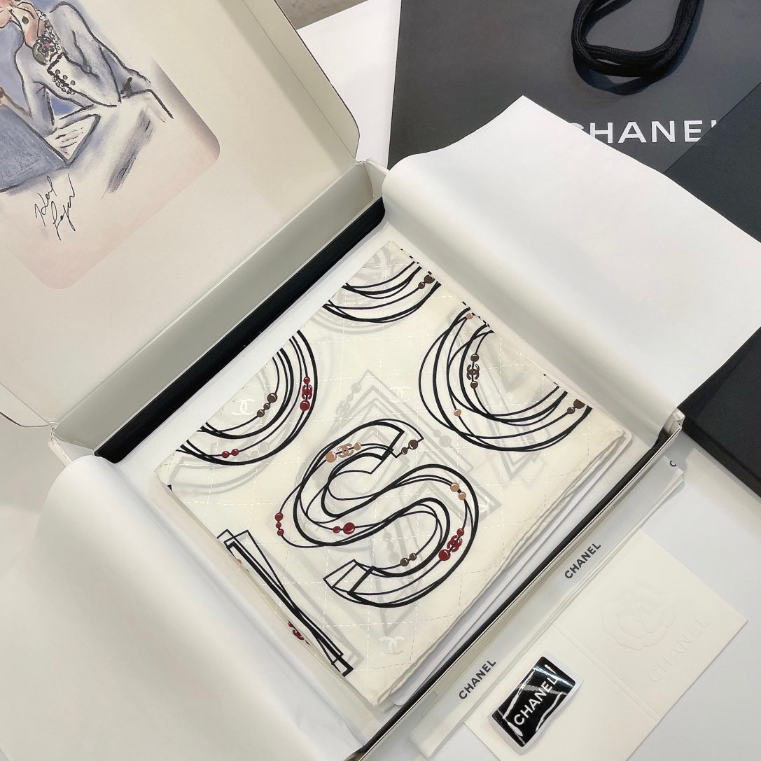 CC Square Scarf 90 CM In White Mix Black Silk 288721