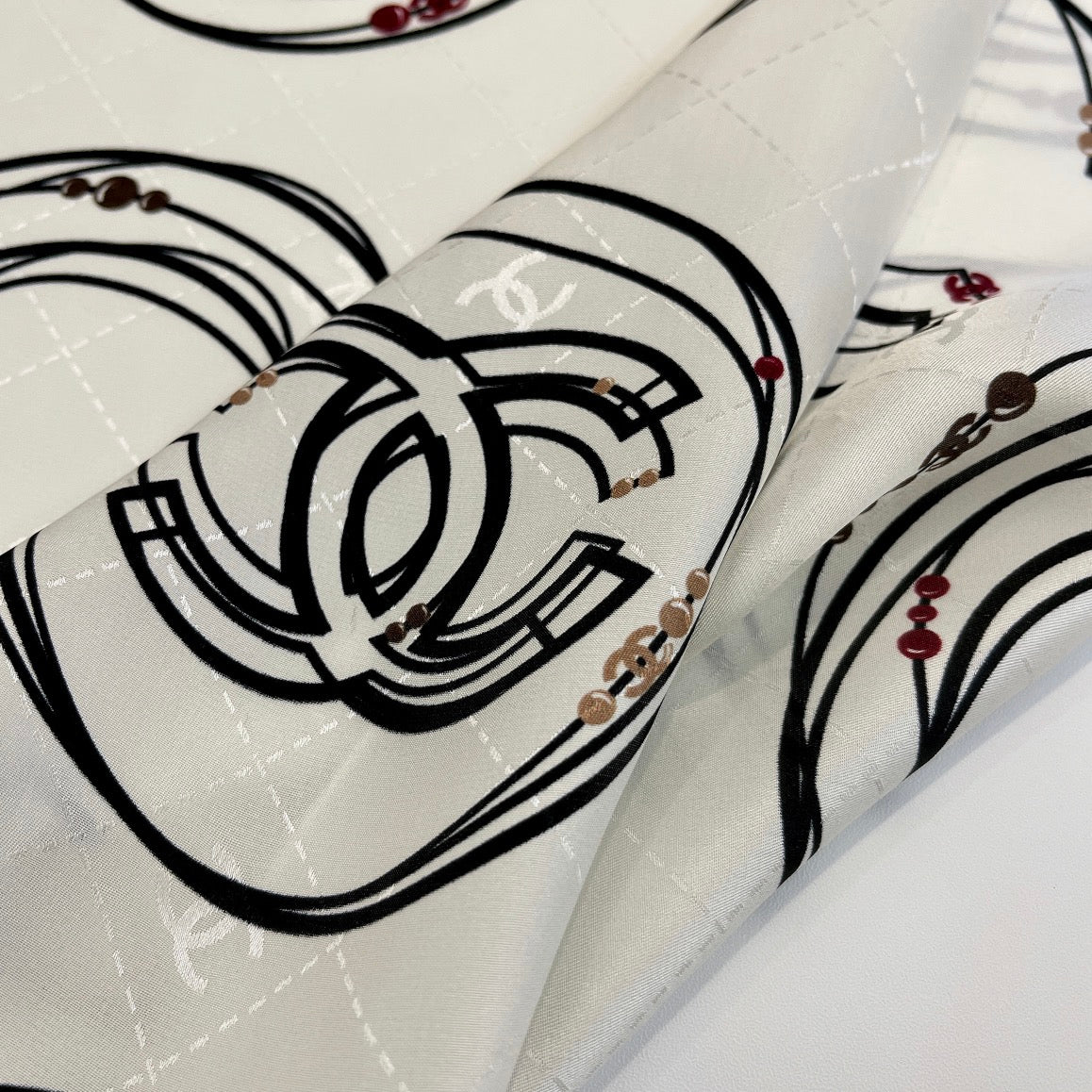 CC Square Scarf 90 CM In White Mix Black Silk 288721