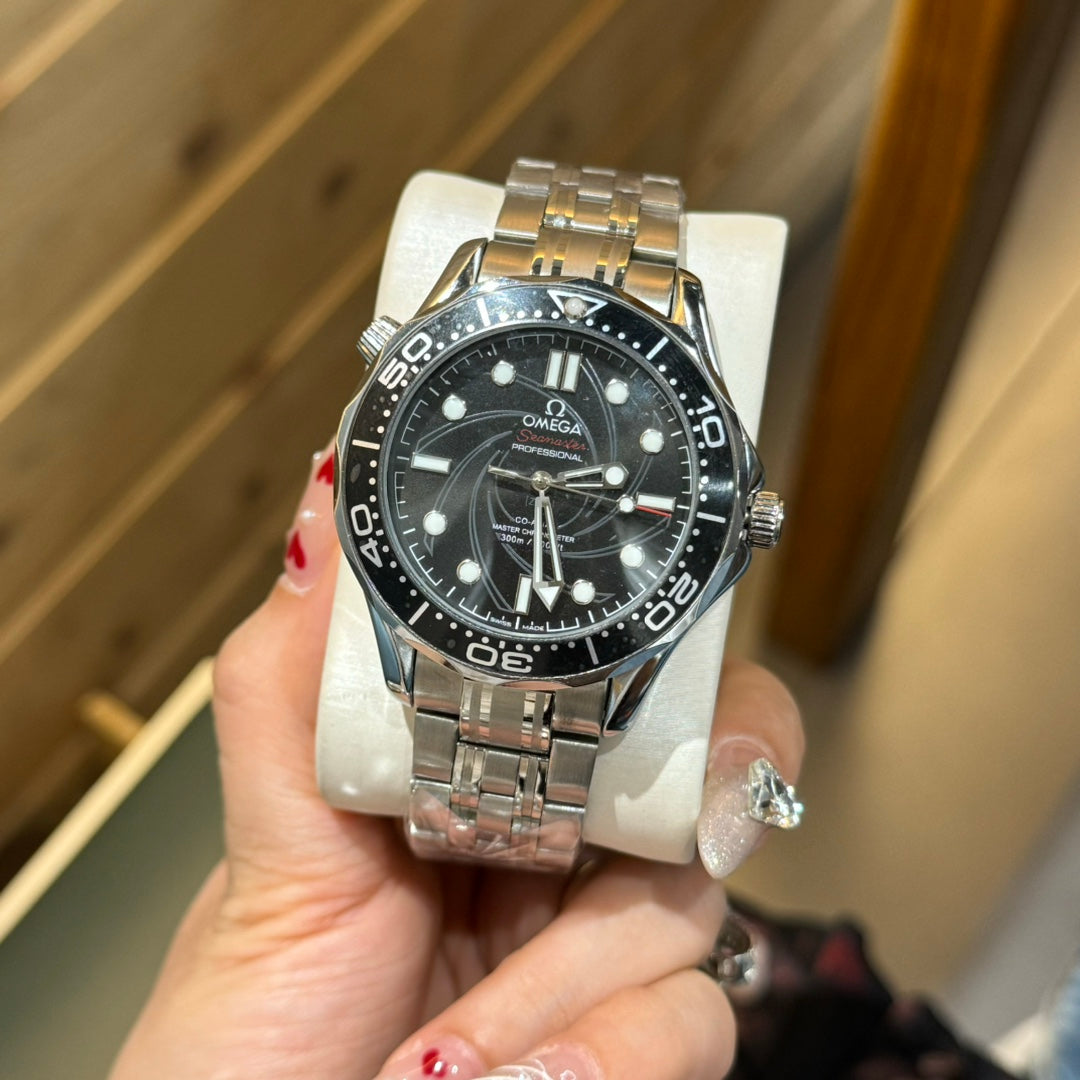 Omega Seamaster Diver 300M James Bond 007 42mm Steel Strap 229871