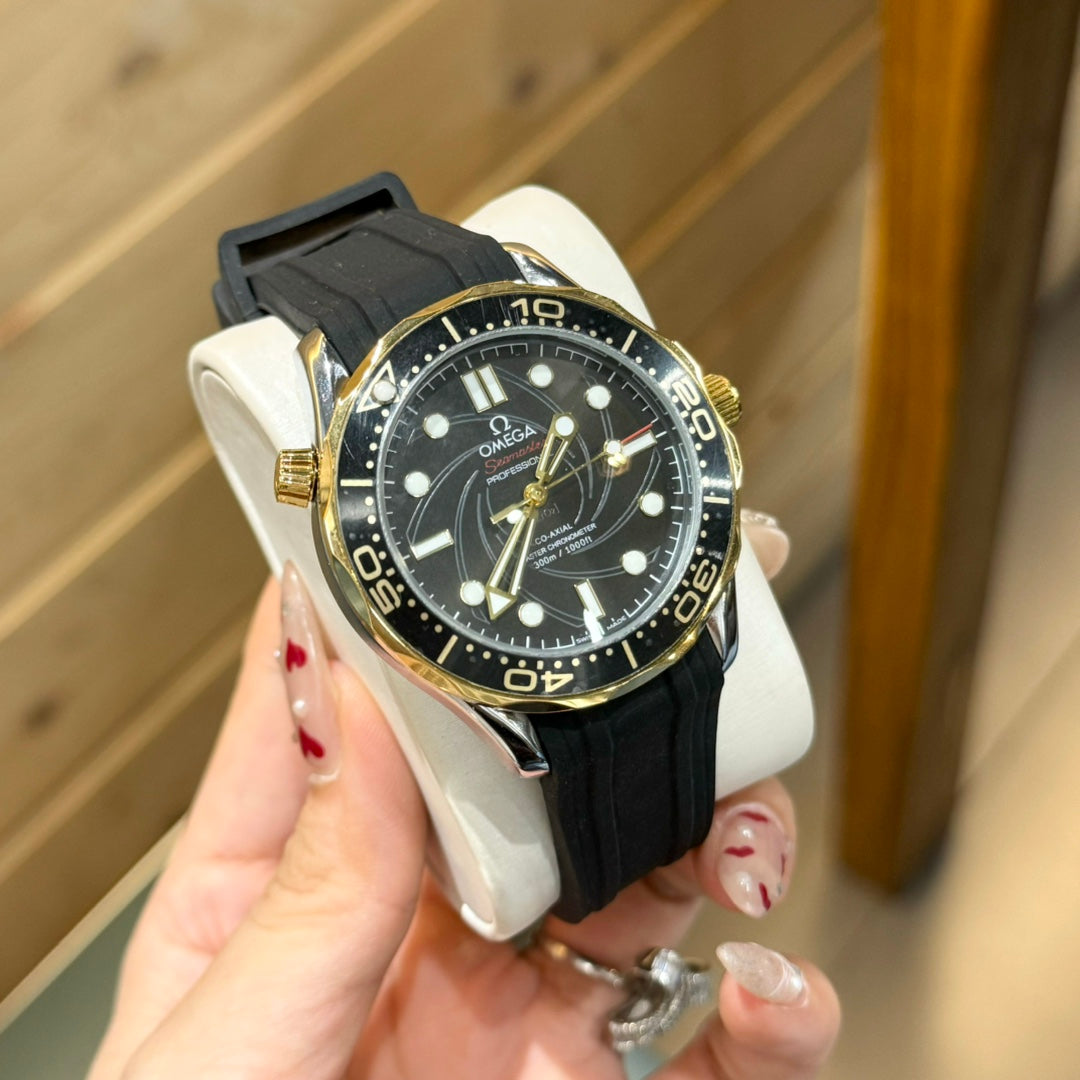 Omega Seamaster Diver 300M James Bond 007 42mm Rubber Strap 229873