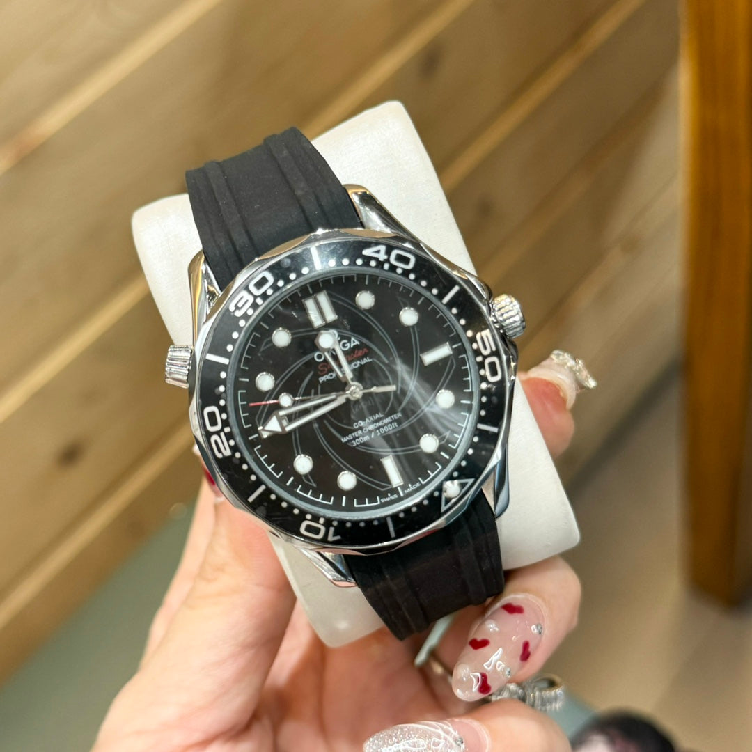 Omega Seamaster Diver 300M James Bond 007 42mm Rubber Strap 229873