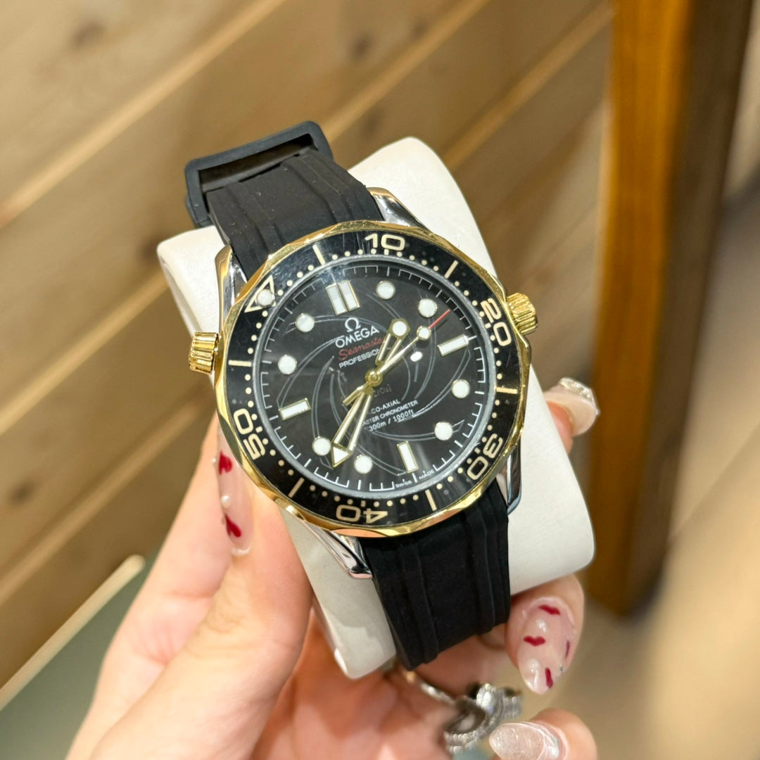 Omega Seamaster Diver 300M James Bond 007 42mm Rubber Strap 229873