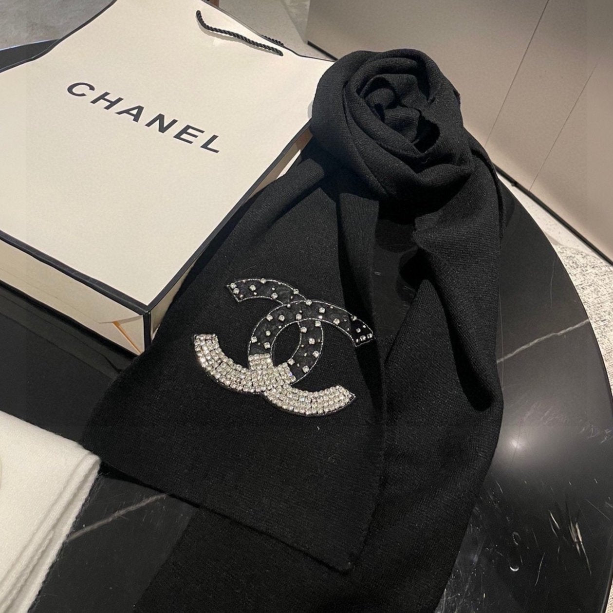 CC Rhinestone-Embellished Shawl 180 CM In Black Cashmere Wool 363687