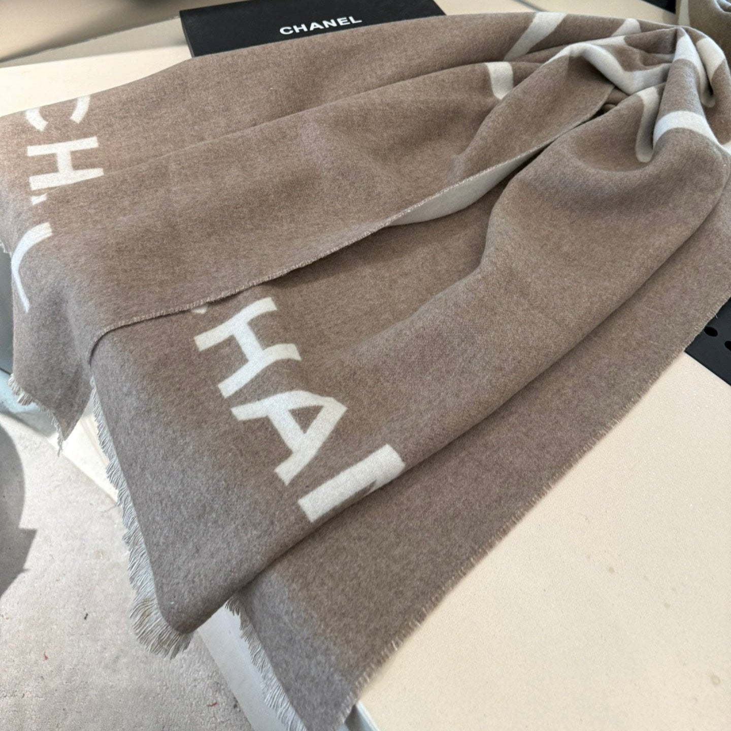 CC Scarf 200 CM In Brown Mix White Cashmere 401298