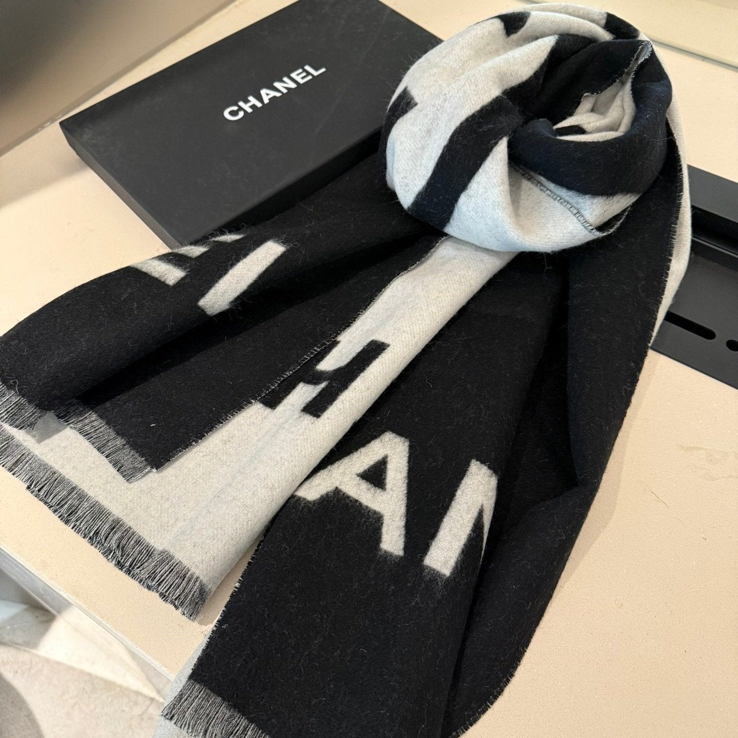 CC Scarf 200 CM In Black Mix Grey Cashmere 401299